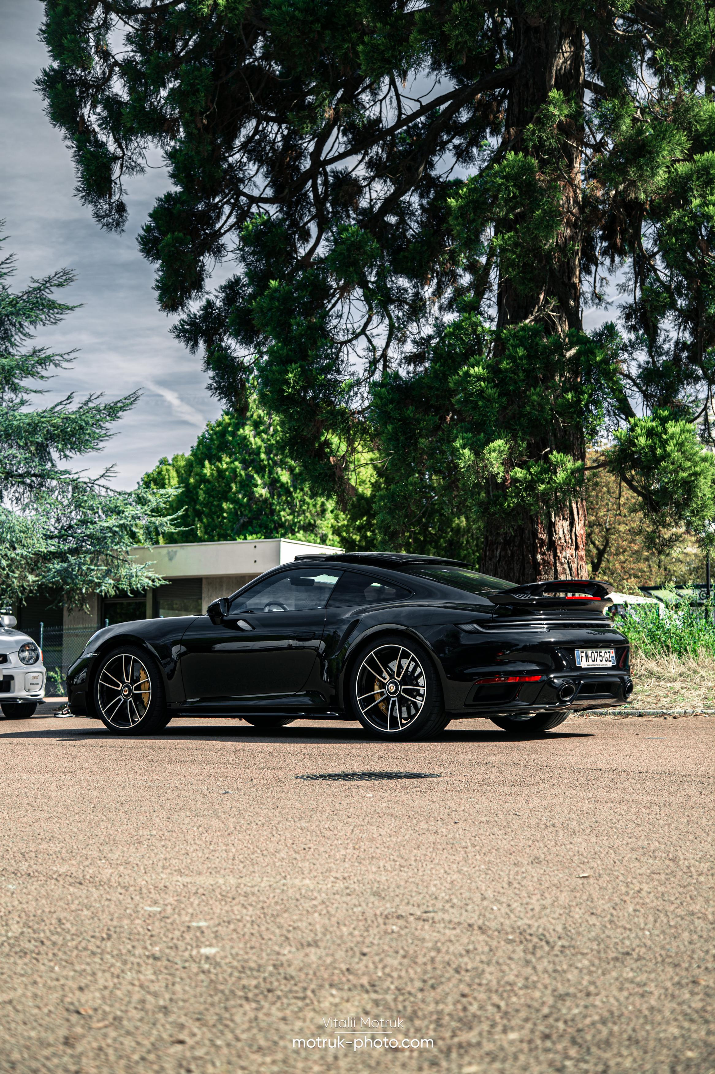 Rassemblement a l’Auteuil. Photographe de voitures à Paris — Vitalii Motruk