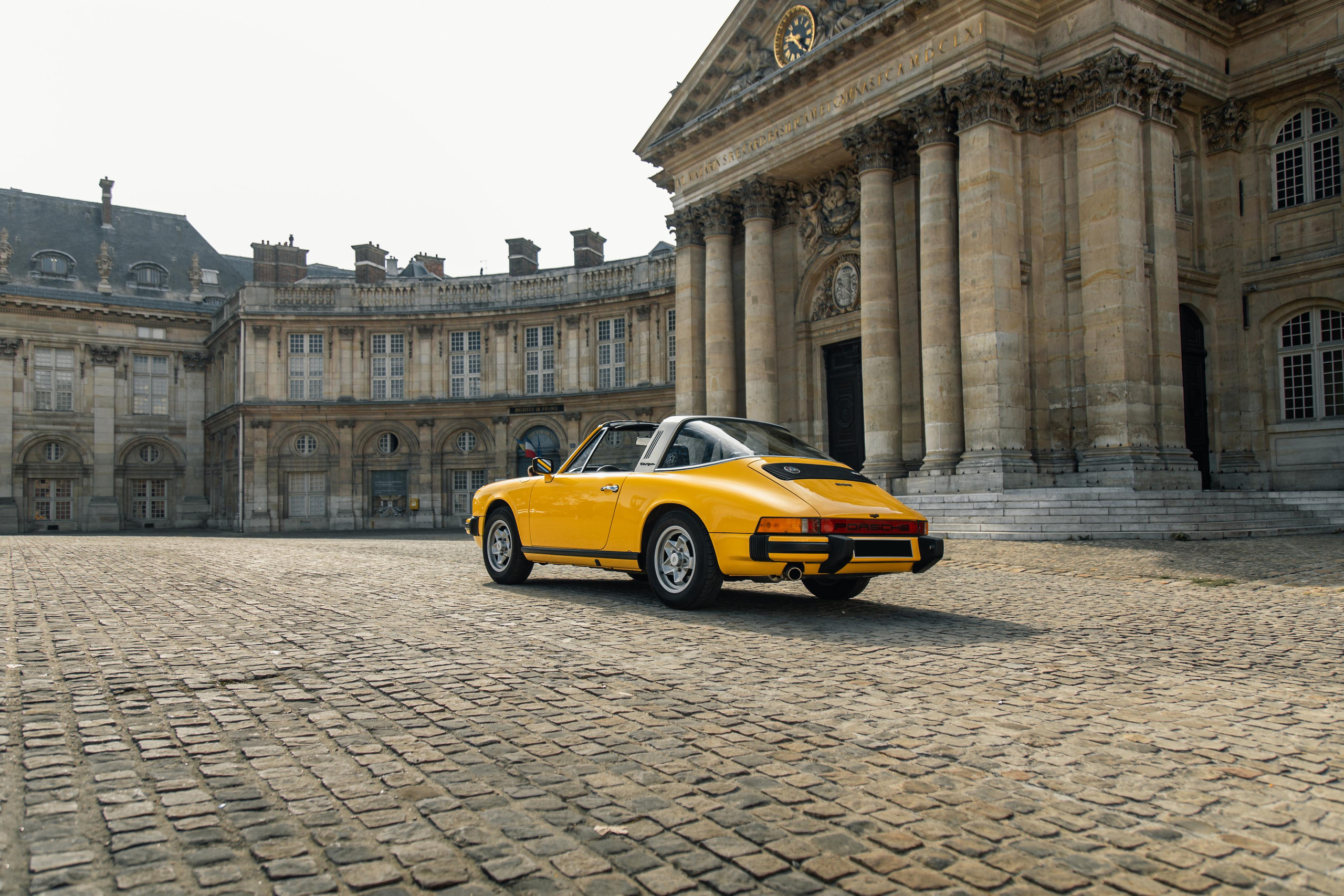 Porsche 911 G-model. Photographer in Paris — Vitalii Motruk