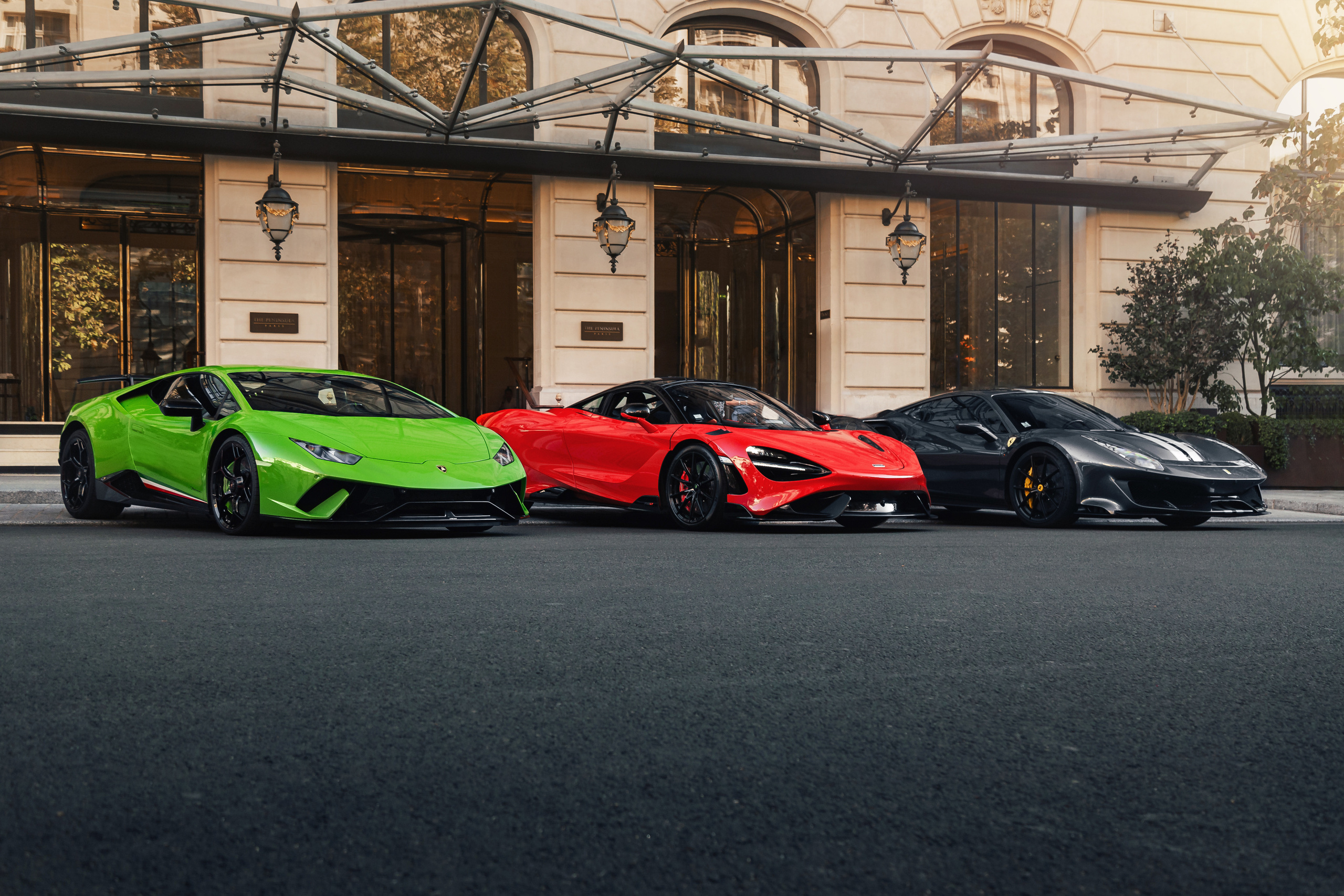 McLaren x Lamborghini x Ferrari. Photographe de voitures à Paris — Vitalii Motruk