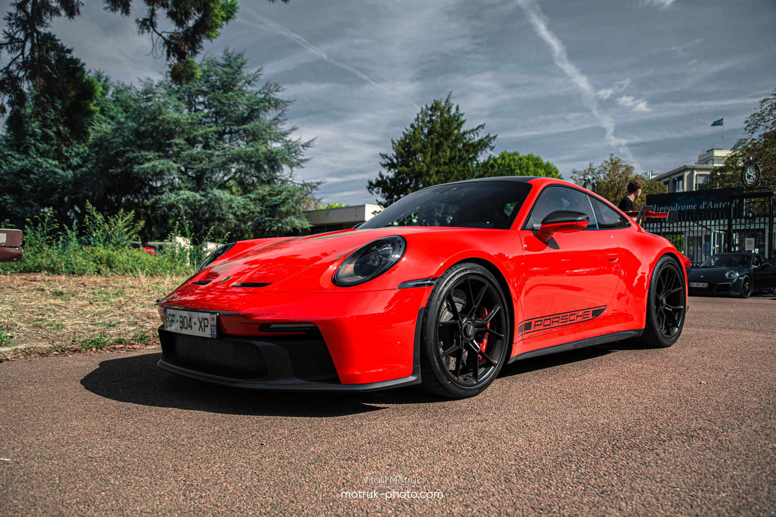 Rassemblement a l’Auteuil. Photographe de voitures à Paris — Vitalii Motruk