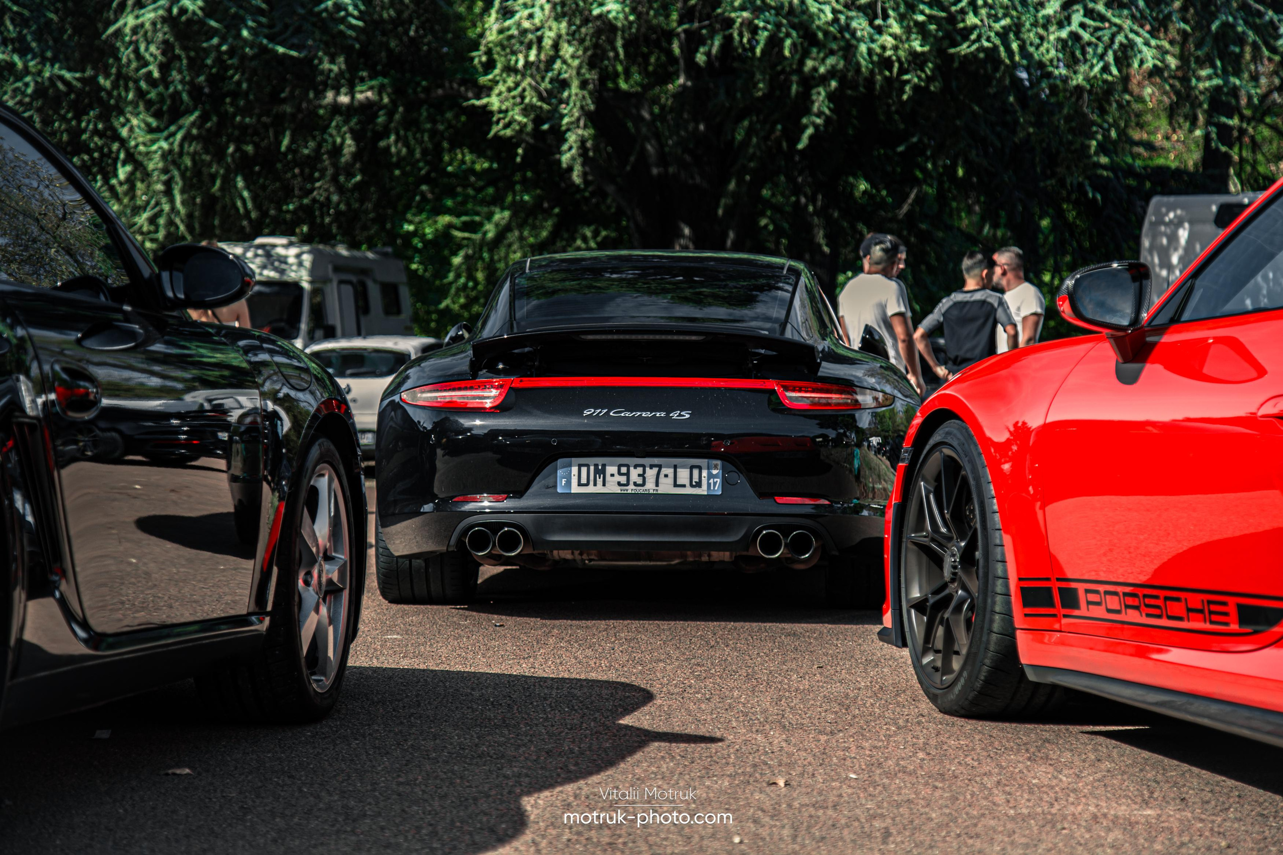 Rassemblement a l’Auteuil. Photographe de voitures à Paris — Vitalii Motruk