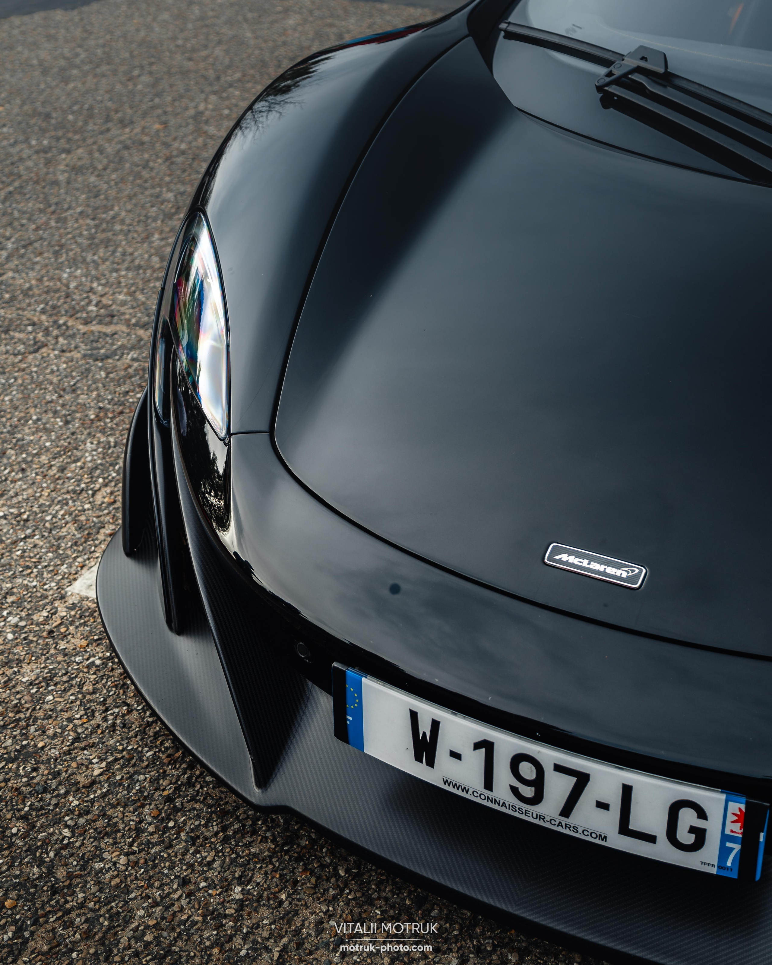 Rassamblement a l’Auteuil. Photographe de voitures à Paris — Vitalii Motruk