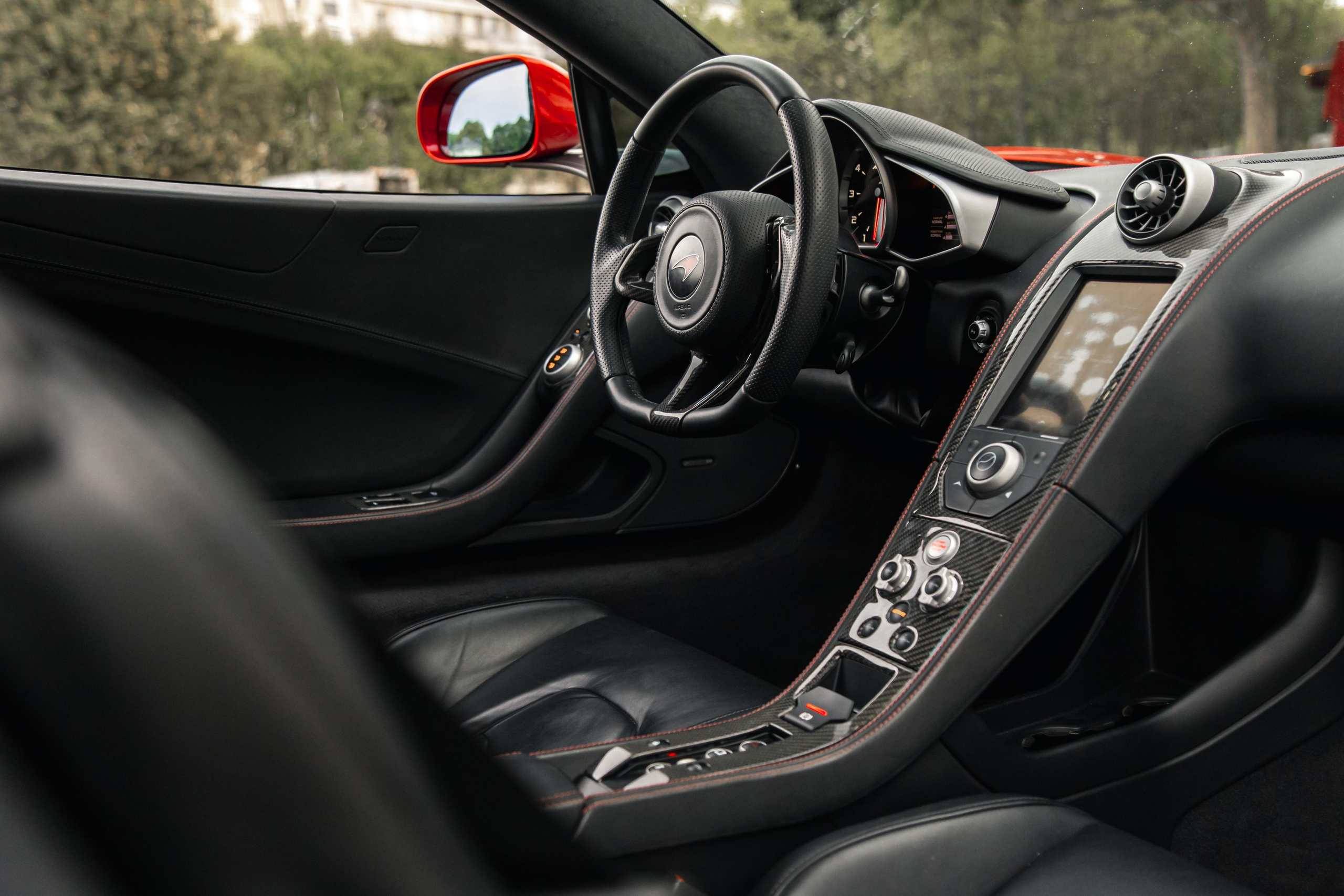 McLaren MP4-12c. Photographe de voitures à Paris — Vitalii Motruk