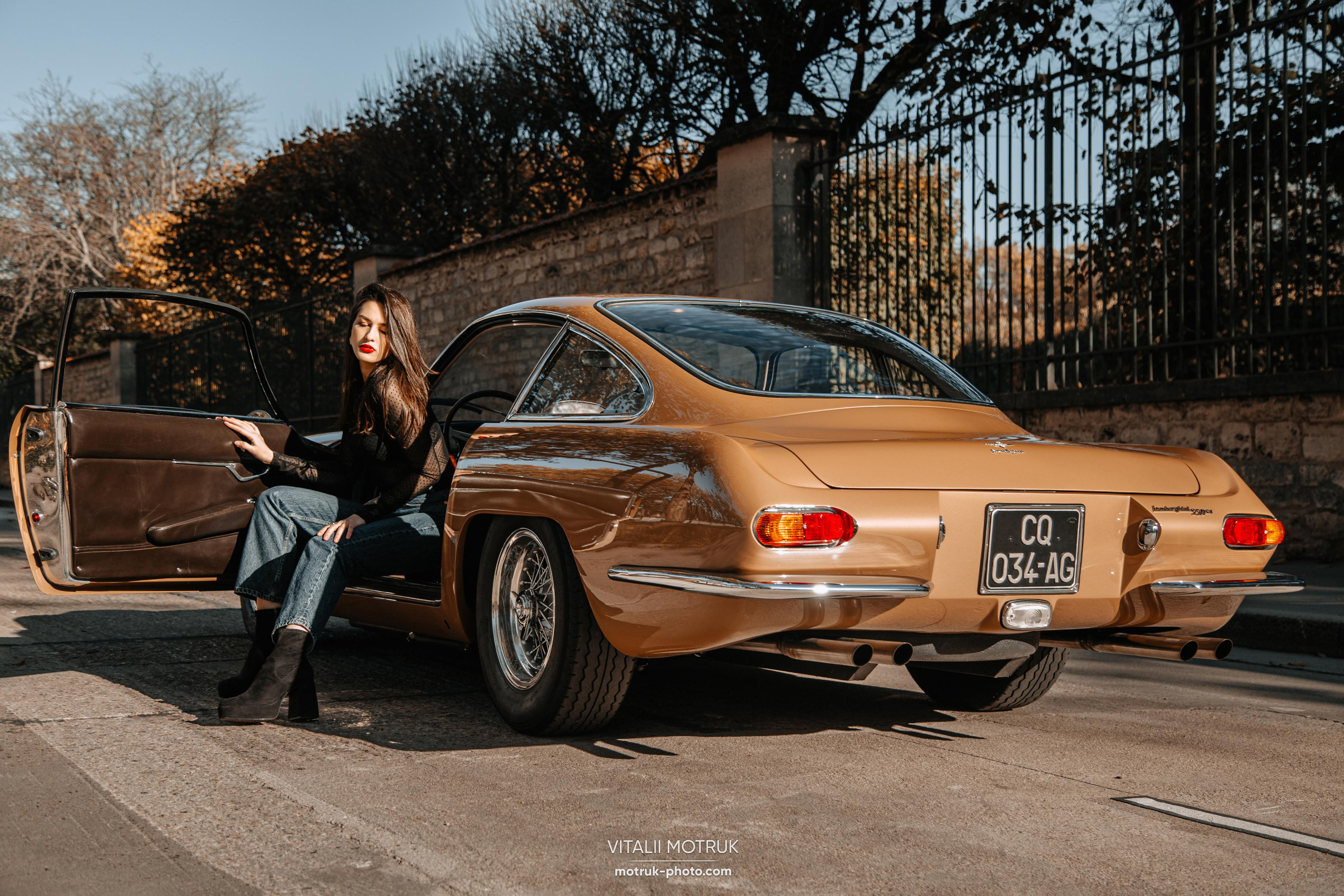 Nataliia x Lamborghini 350GT. Photographe de voitures à Paris — Vitalii Motruk