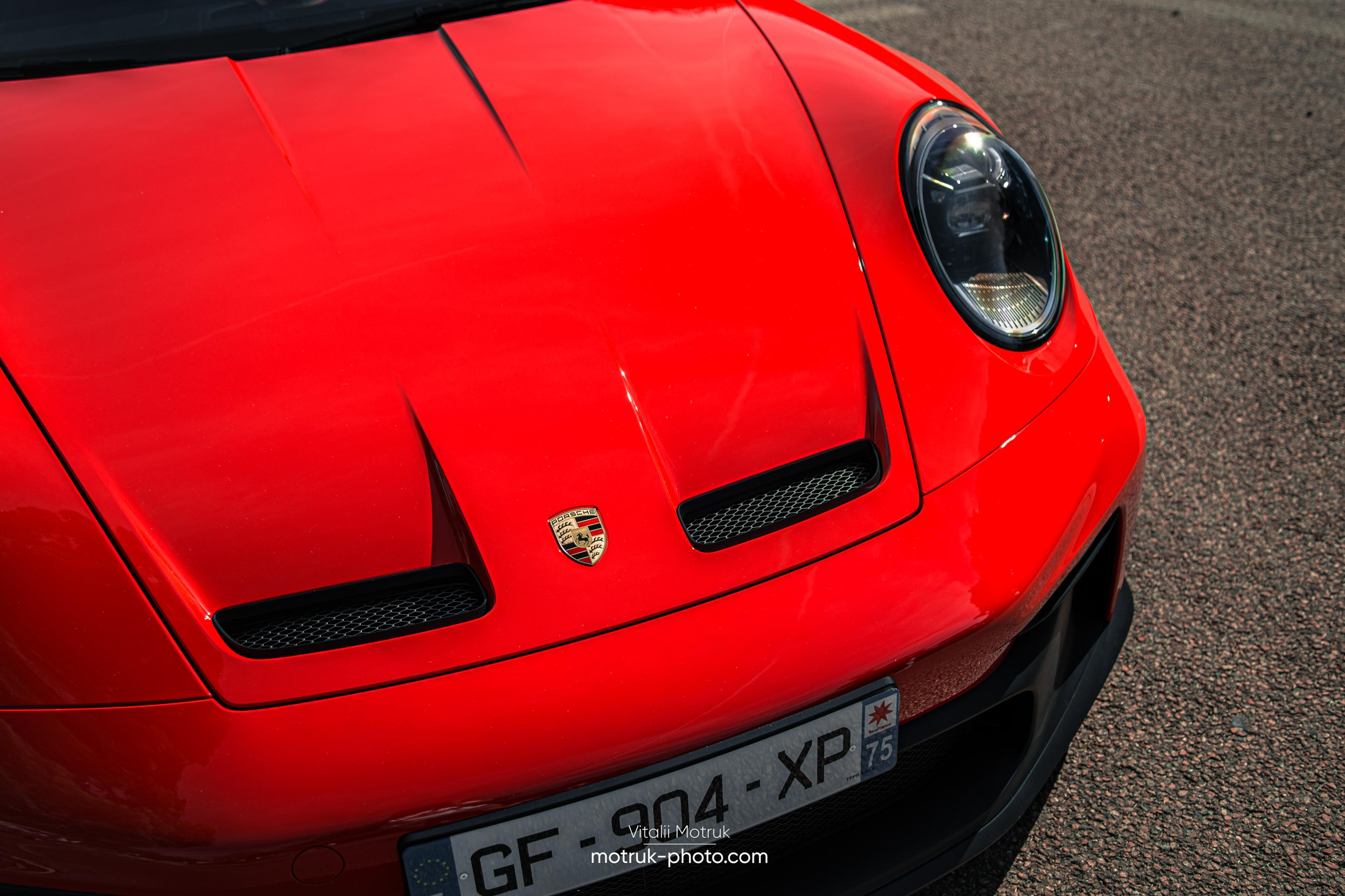 Rassemblement a l’Auteuil. Photographe de voitures à Paris — Vitalii Motruk