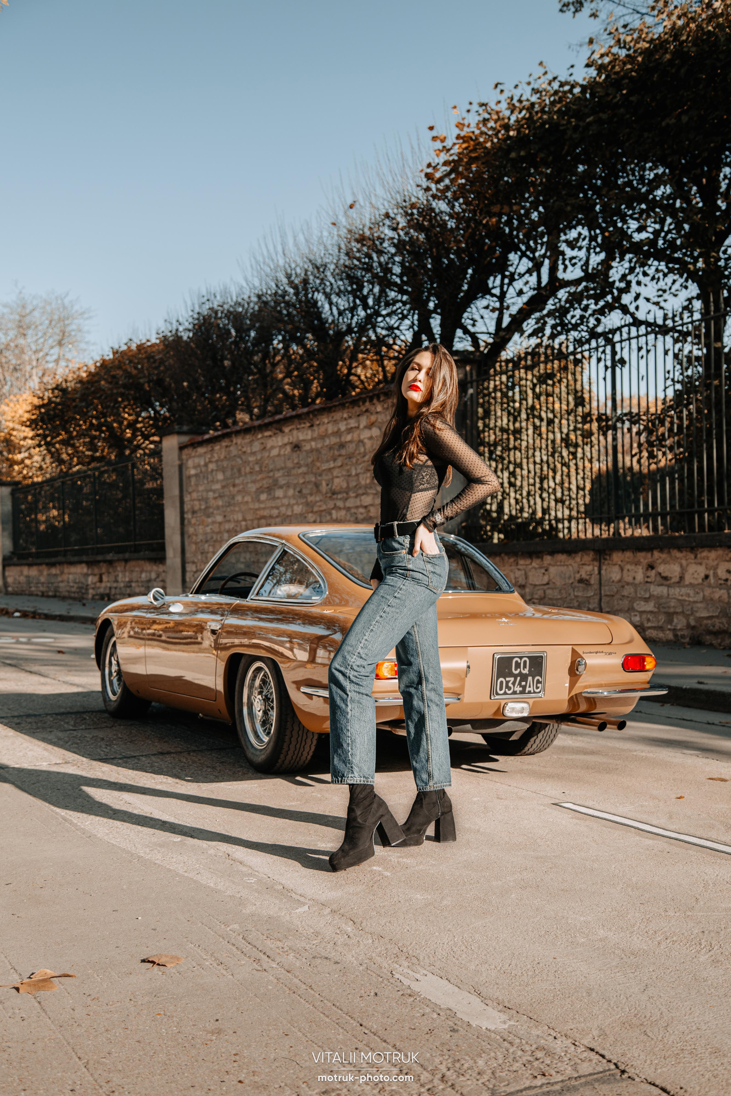 Nataliia x Lamborghini 350GT. Photographe de voitures à Paris — Vitalii Motruk