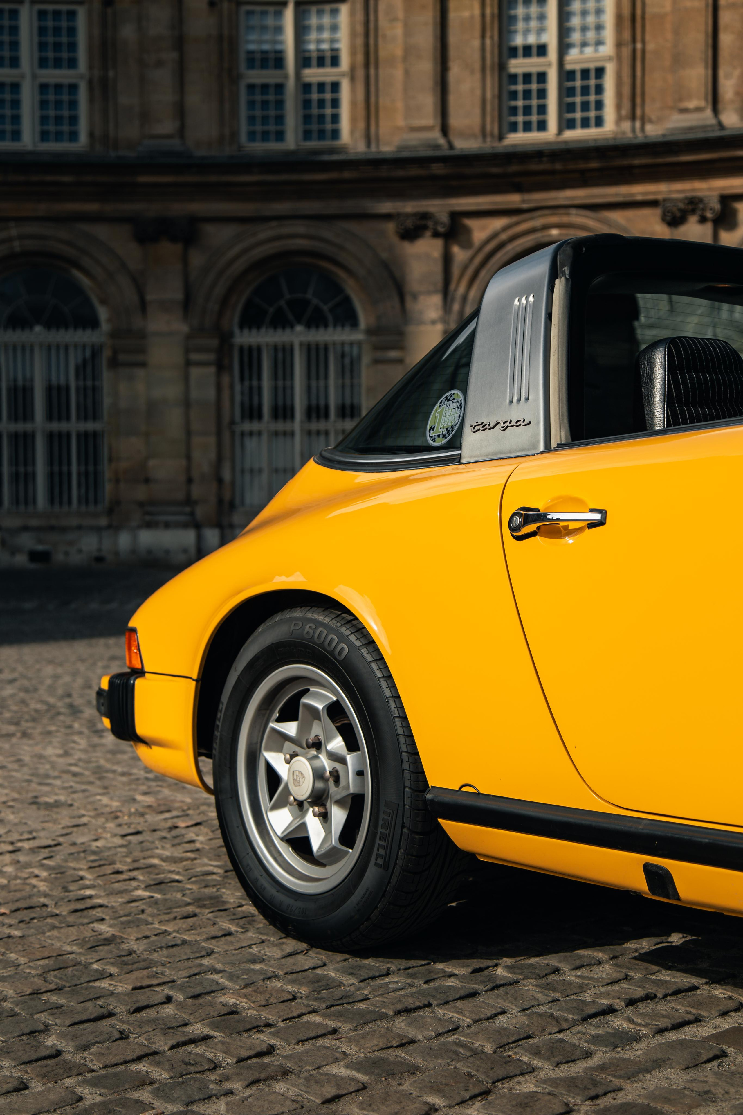 Porsche 911 G-model. Photographer in Paris — Vitalii Motruk