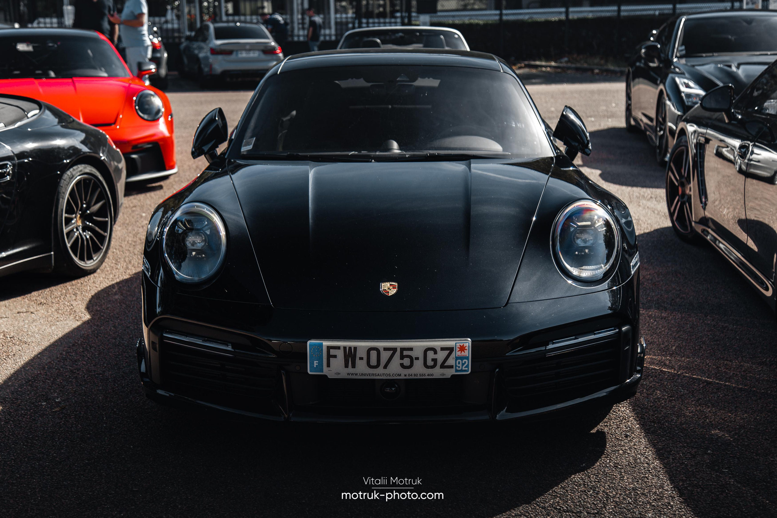 Rassemblement a l’Auteuil. Photographe de voitures à Paris — Vitalii Motruk