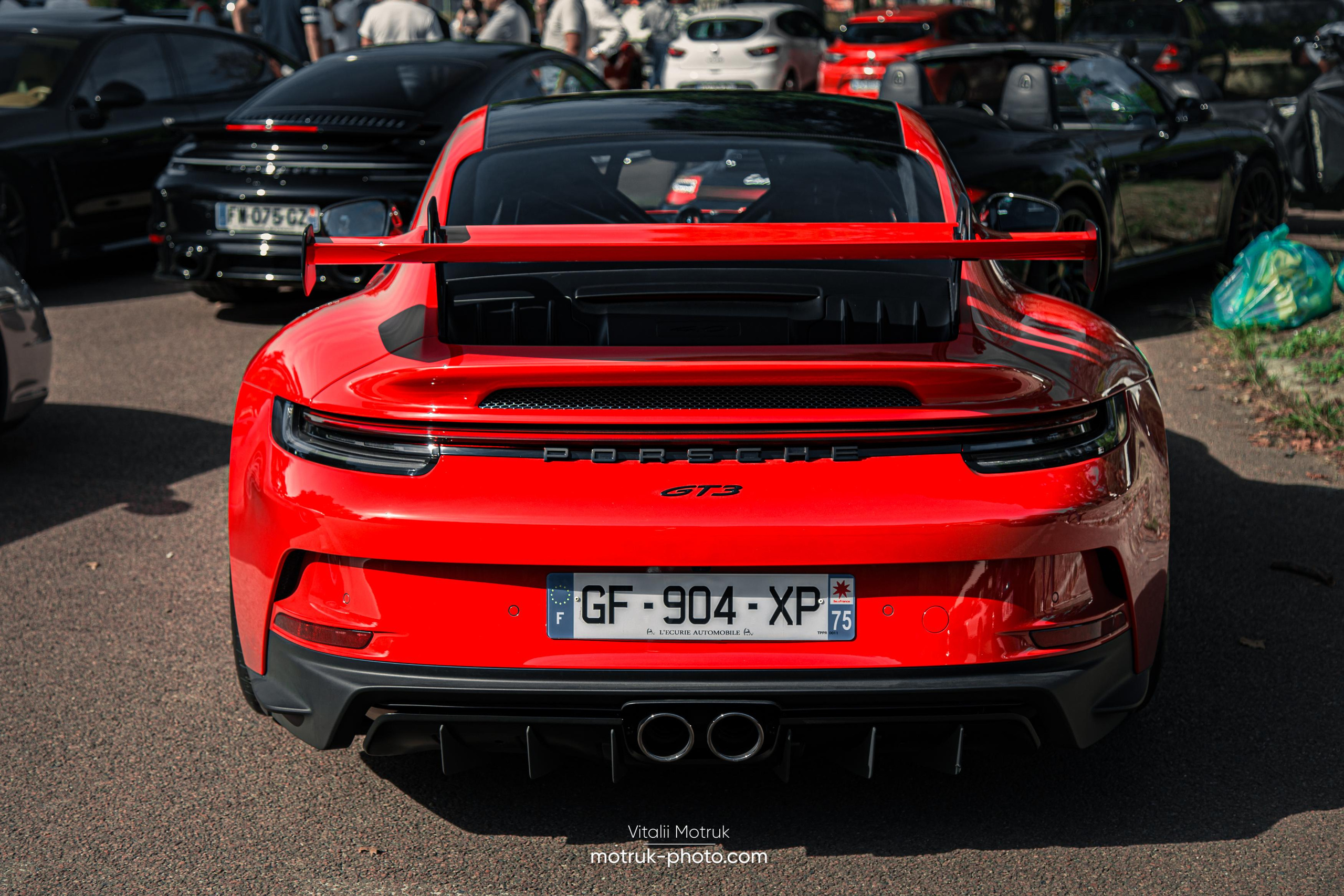 Rassemblement a l’Auteuil. Photographe de voitures à Paris — Vitalii Motruk