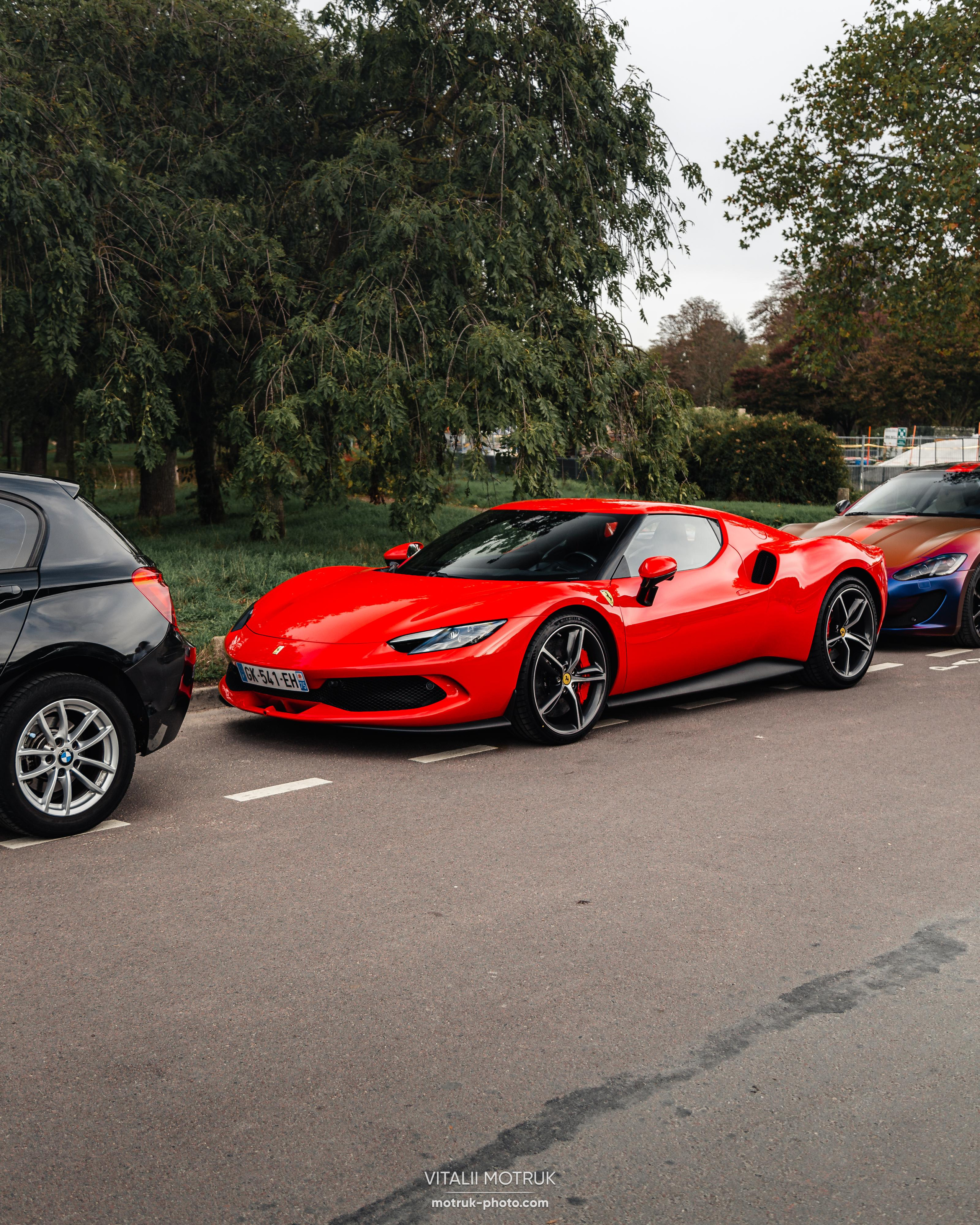Rassamblement a l’Auteuil. Photographe de voitures à Paris — Vitalii Motruk