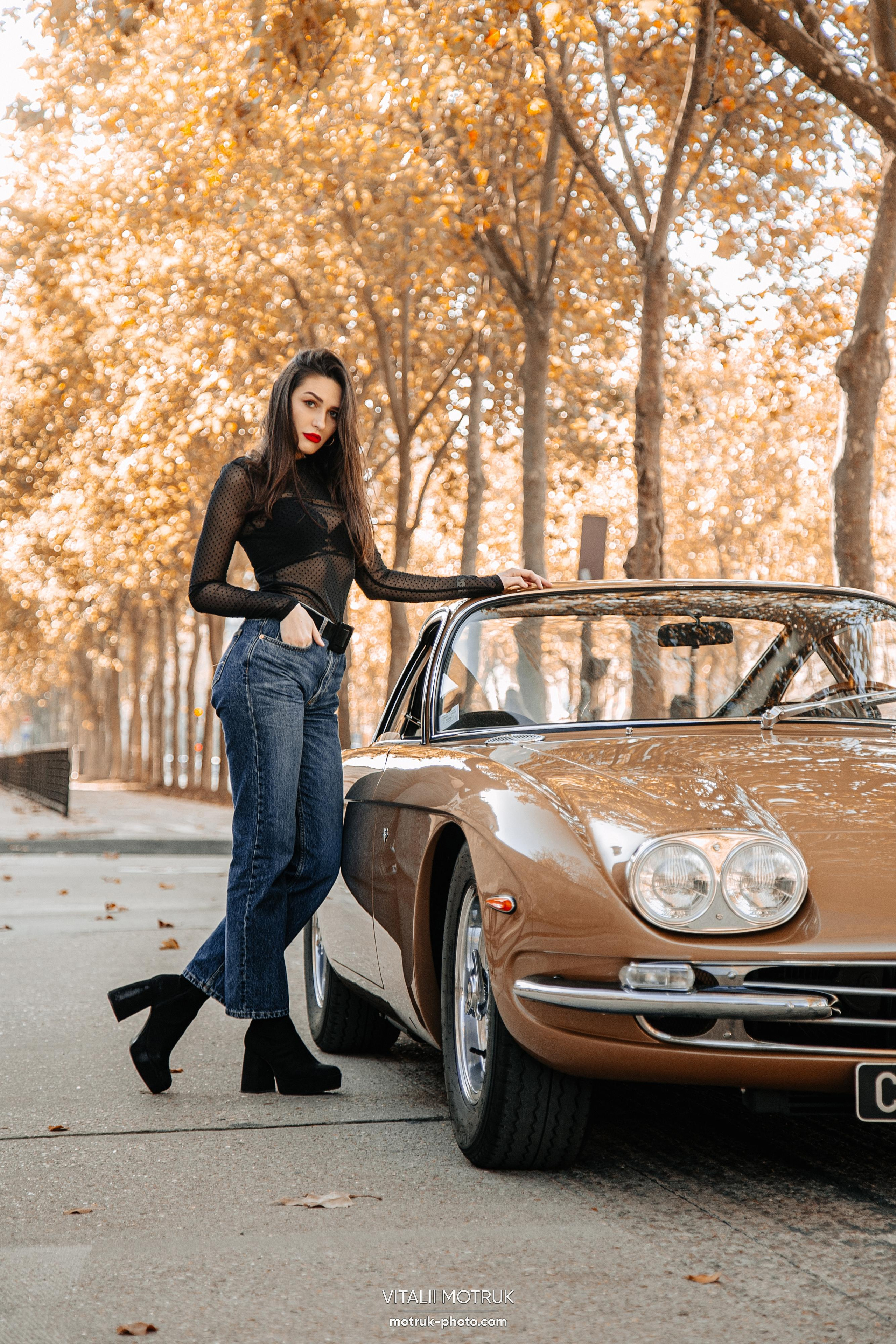Nataliia x Lamborghini 350GT. Photographe de voitures à Paris — Vitalii Motruk