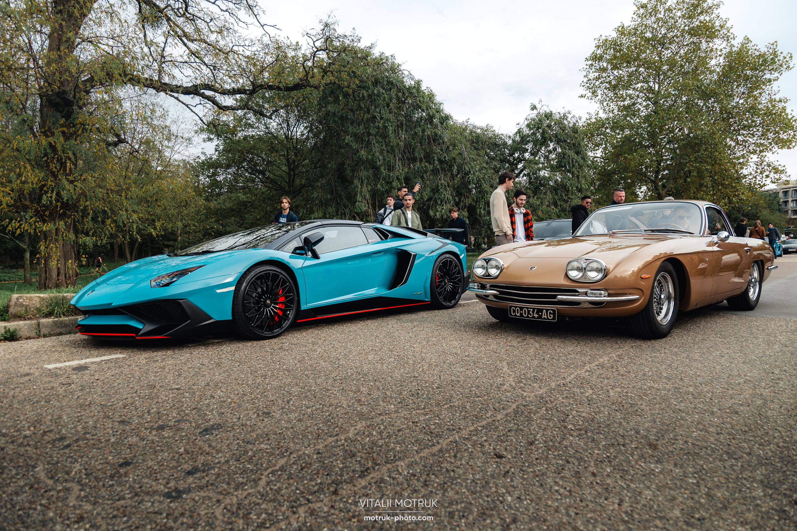 Rassamblement a l’Auteuil. Photographe de voitures à Paris — Vitalii Motruk