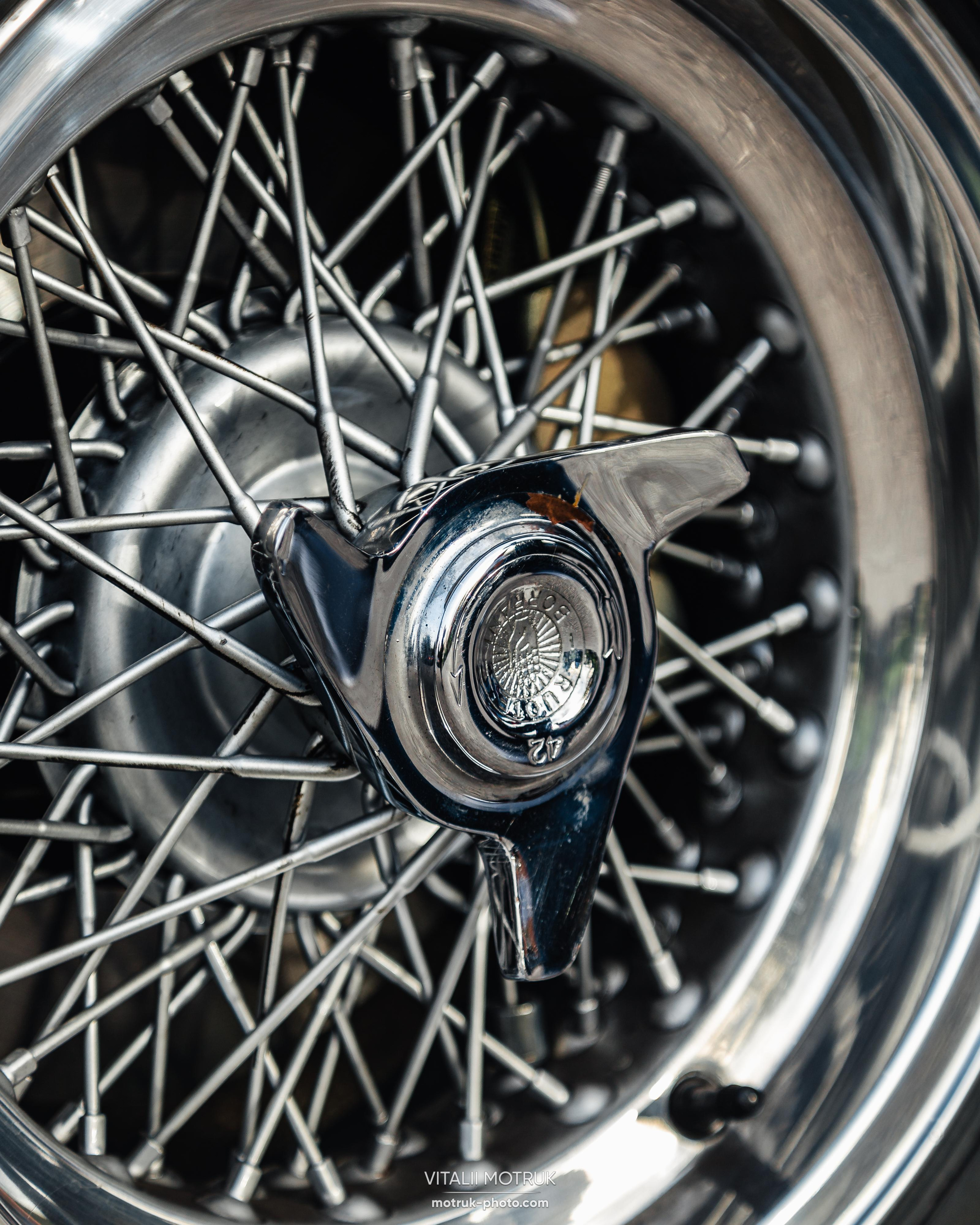 Rassamblement a l’Auteuil. Photographe de voitures à Paris — Vitalii Motruk