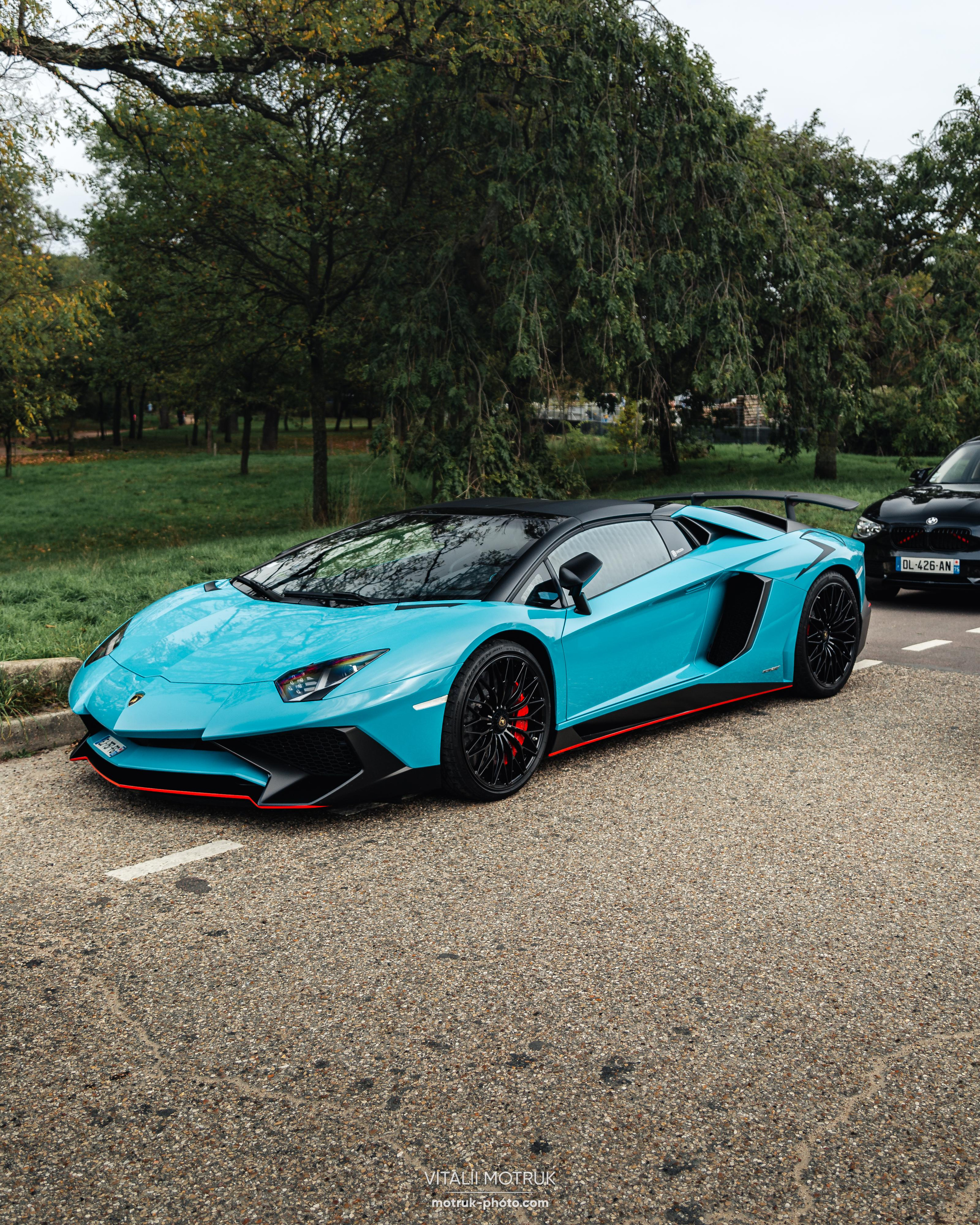 Rassamblement a l’Auteuil. Photographe de voitures à Paris — Vitalii Motruk