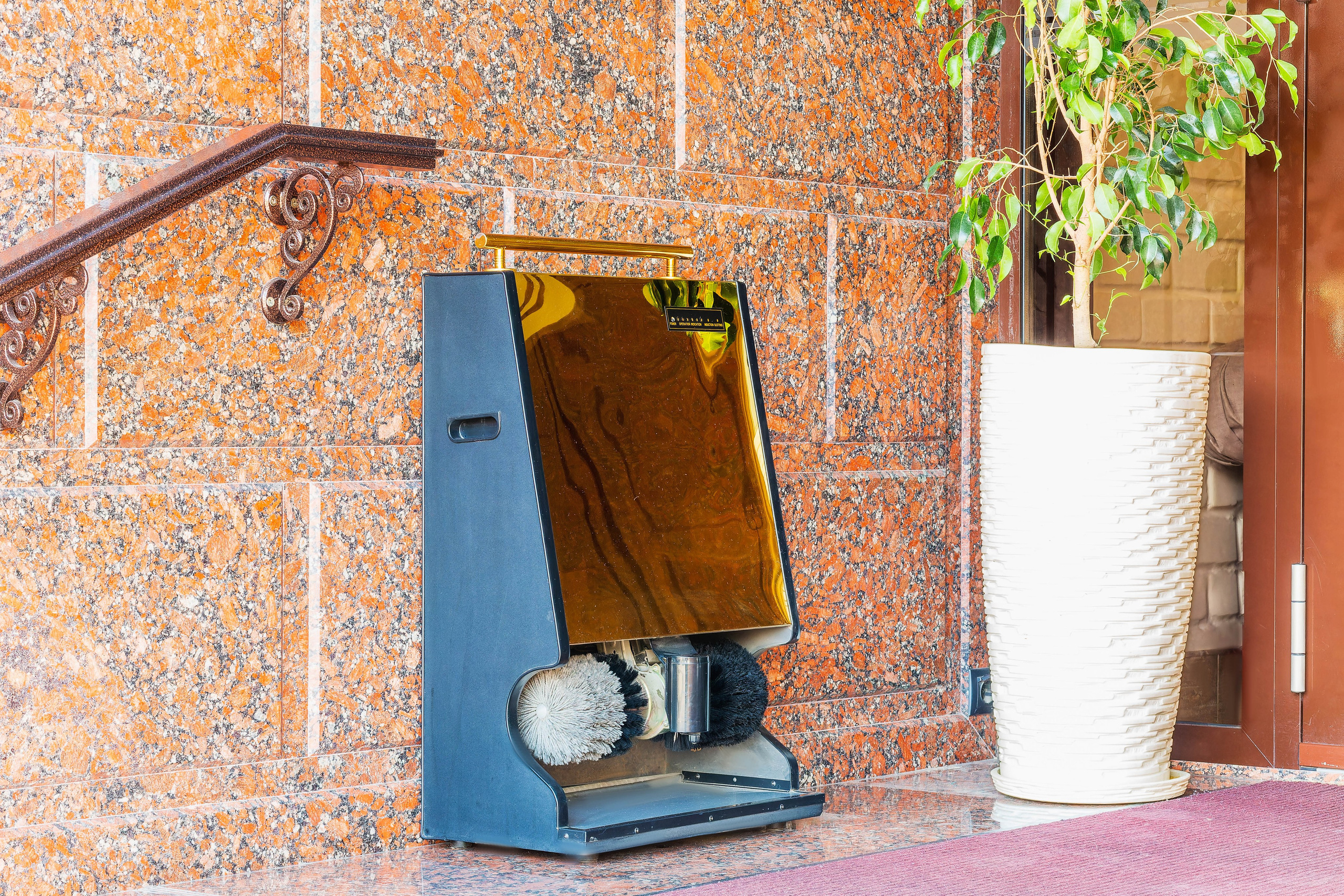 ВХОД И ЛОББИ. ОНЛАЙН — ГАЛЛЕРЕЯ