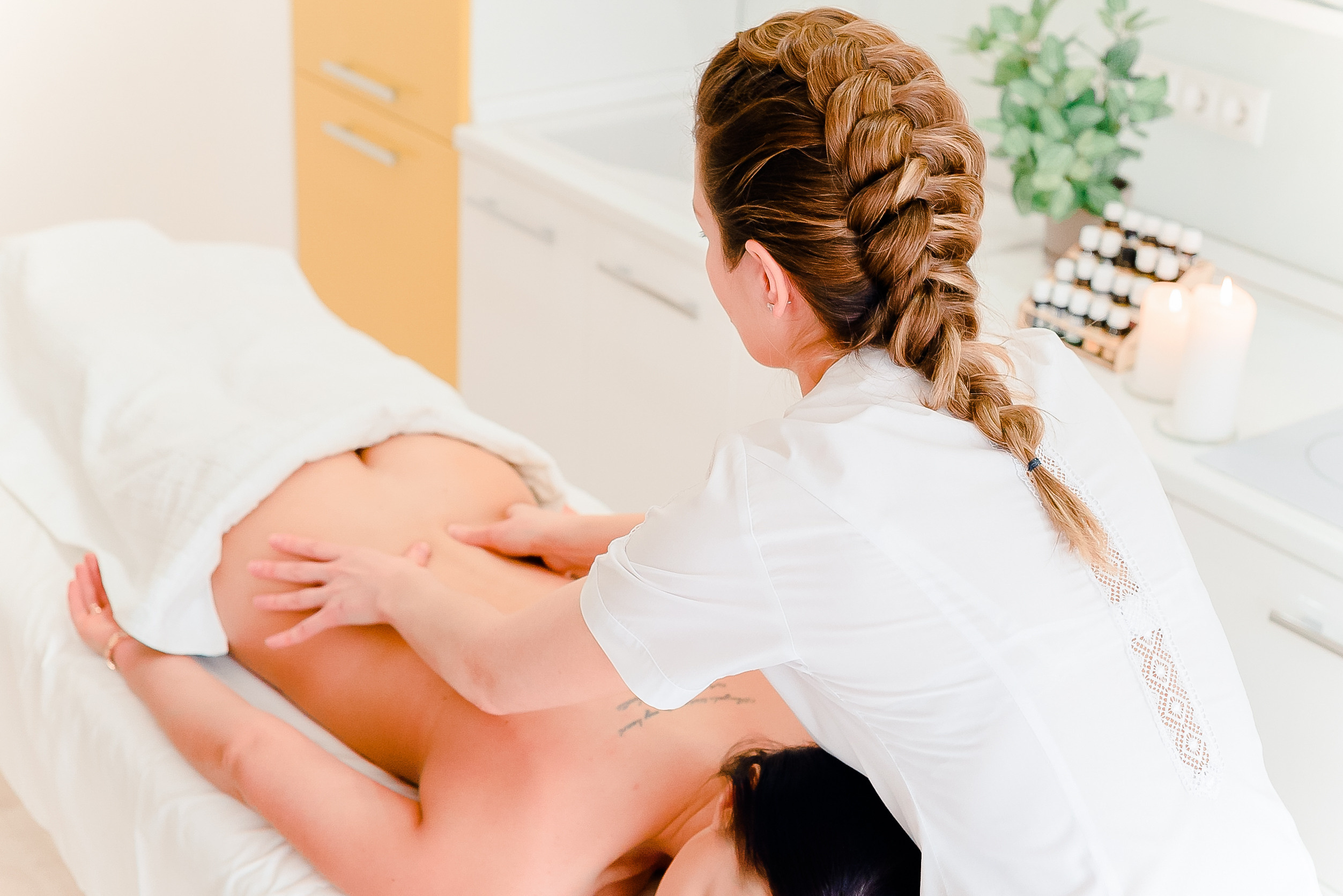 MAESTRO DE MASAJE. MARIA VALUEVA Fotógrafo en Niza, Cannes, Monaco, Francia, Europe, Estambul, Turquía