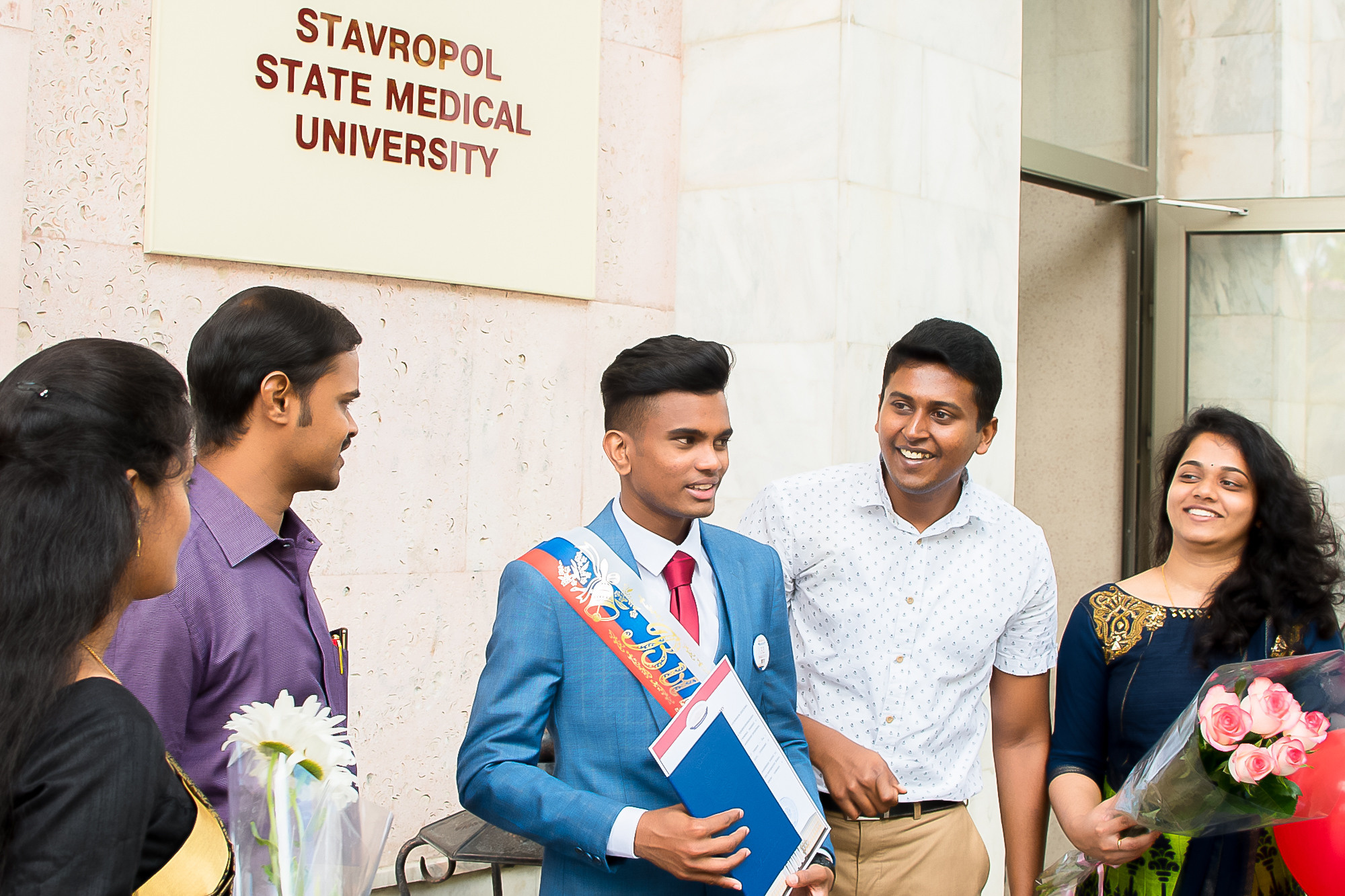 GRADUACIÓN de R. y del grupo. MARIA VALUEVA Fotógrafo en Niza, Cannes, Monaco, Francia, Europe, Estambul, Turquía