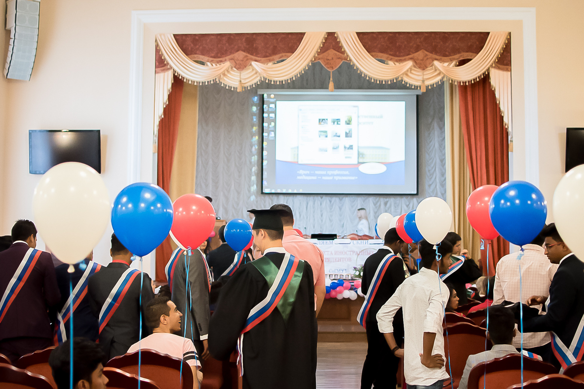 GRADUACIÓN de R. y del grupo. MARIA VALUEVA Fotógrafo en Niza, Cannes, Monaco, Francia, Europe, Estambul, Turquía