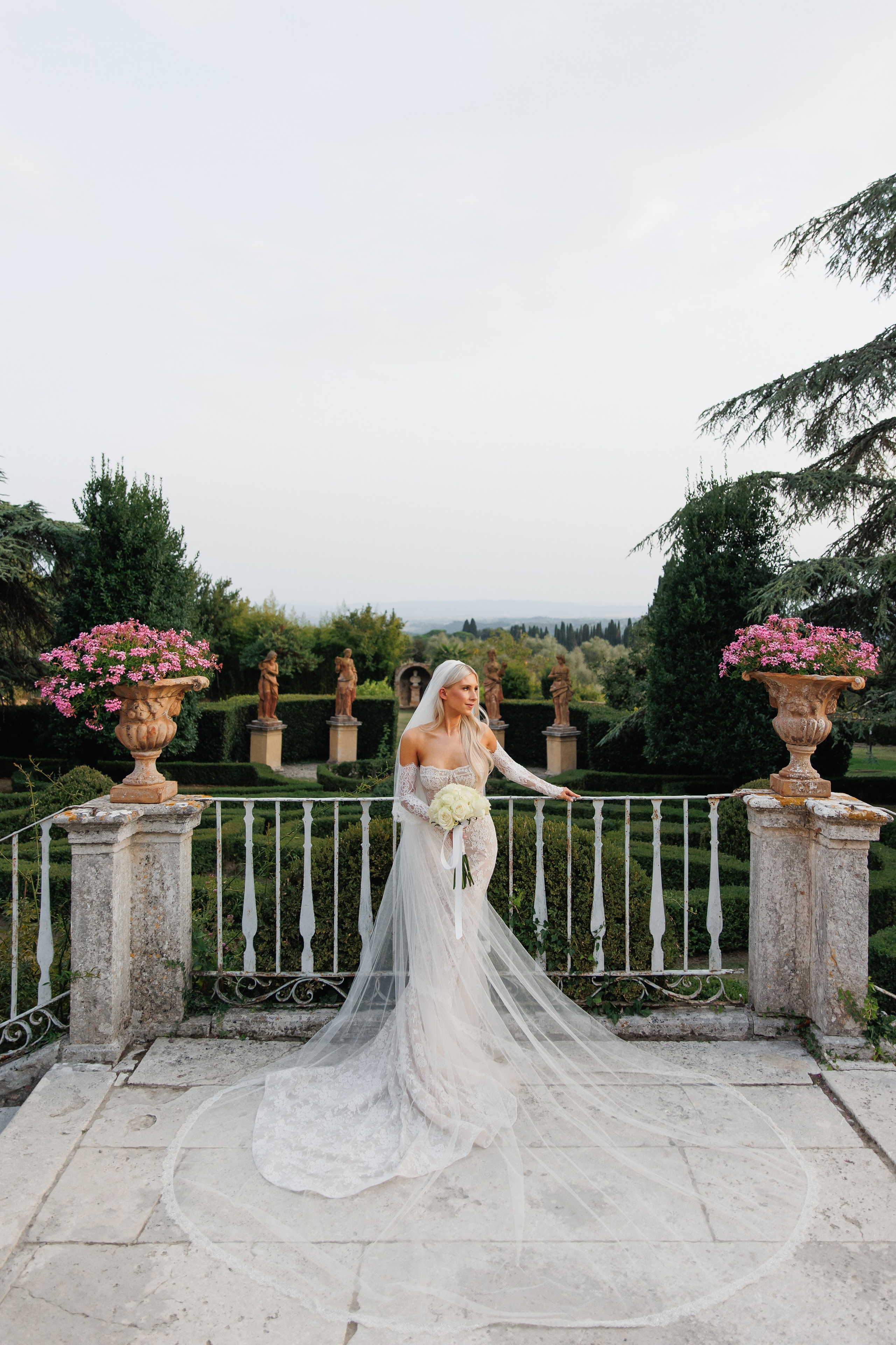 Wedding photographer Italy Rome, Tuscany, Lake Como, Sicily, Puglia. Wedding Photographer Rome Tuscany Como Sicily Puglia Amalfy Italy- Oksana Savenchuk
