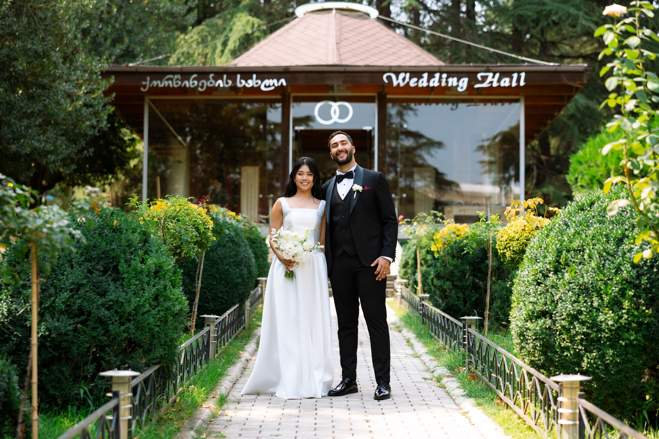 Sharing happy moments. Wedding photographer in Tbilisi Ioseb Mamniashvili