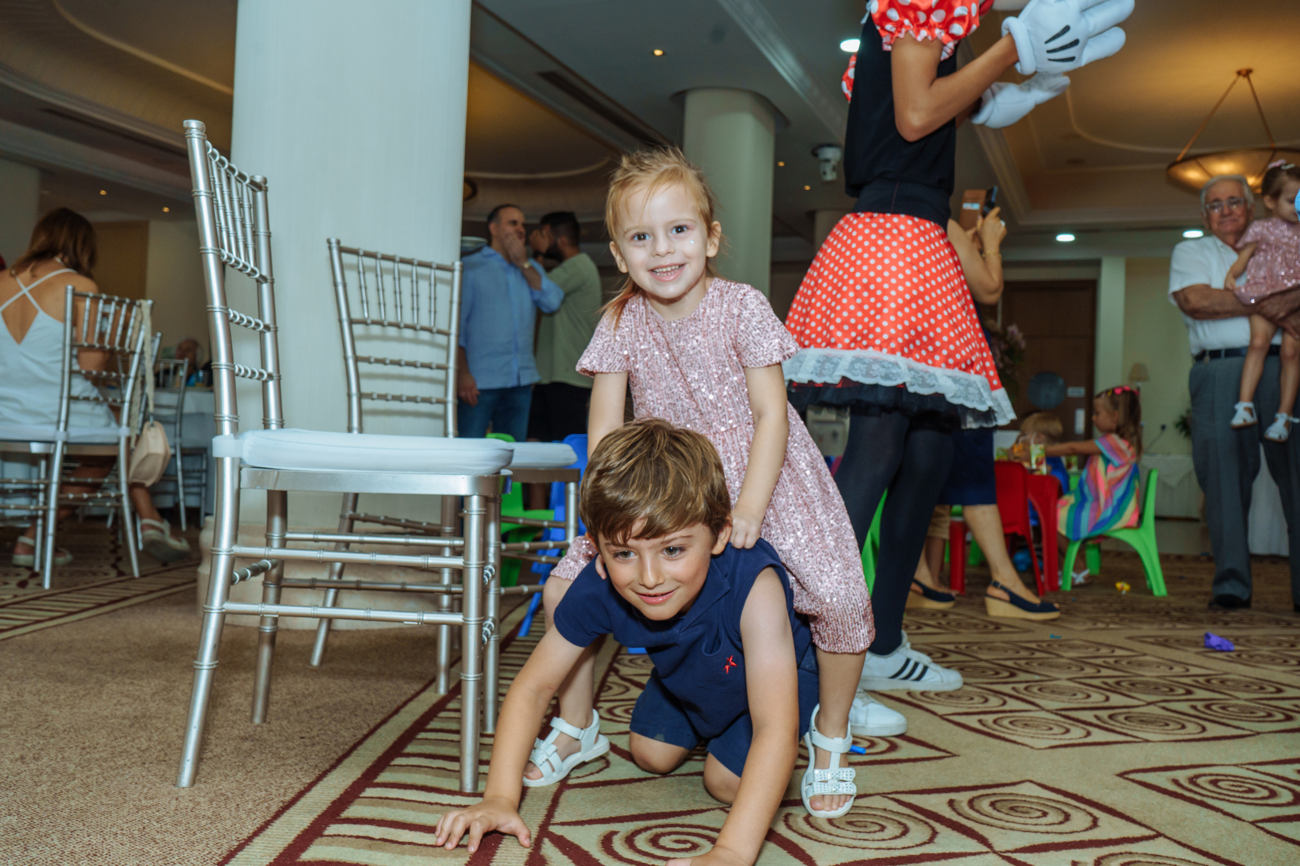 День рождения двойняшек. Семейный и детский фотограф на Кипре Елена