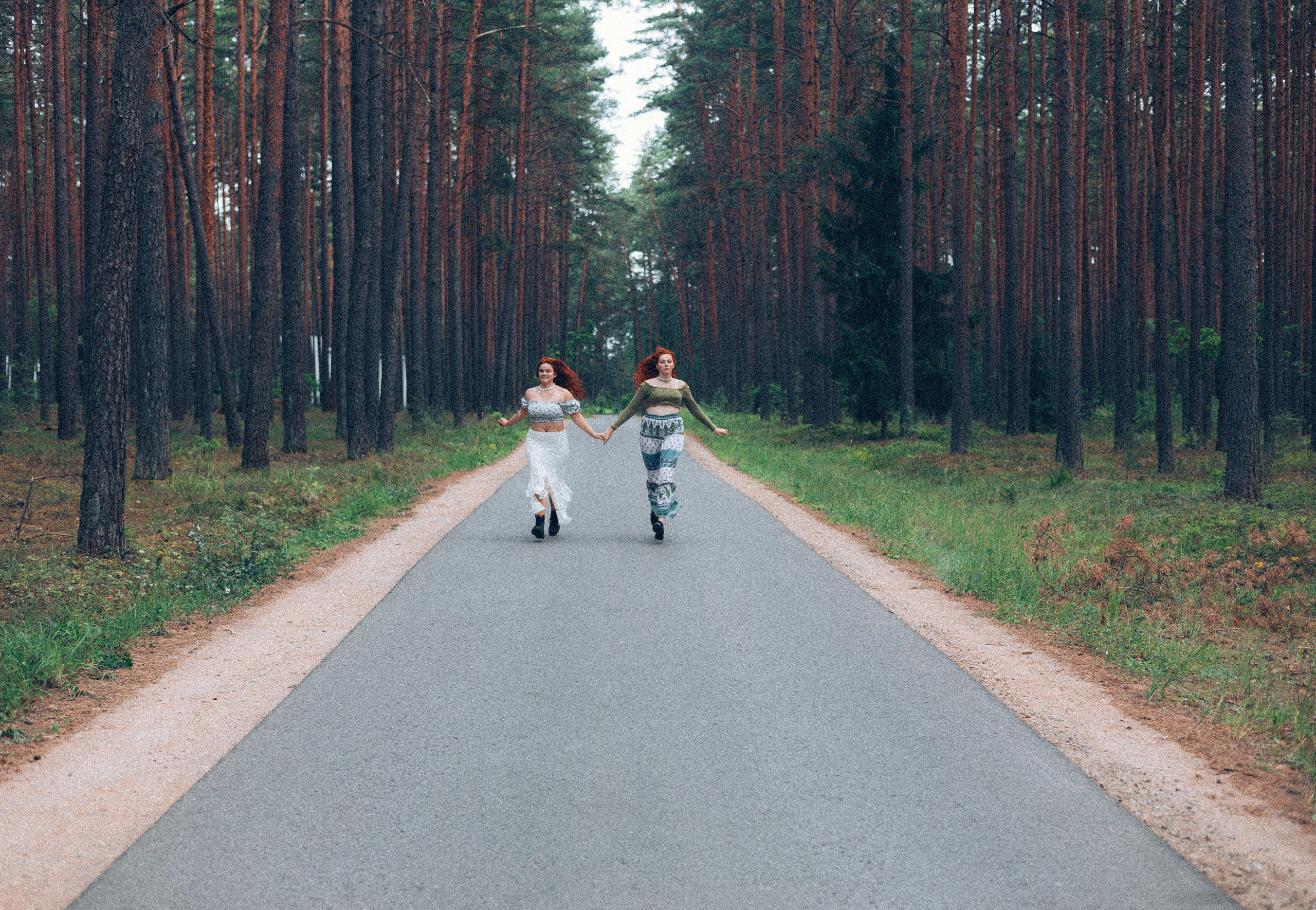 Ineta & Kamilė. Fotografė Aleksandra Samozvanova