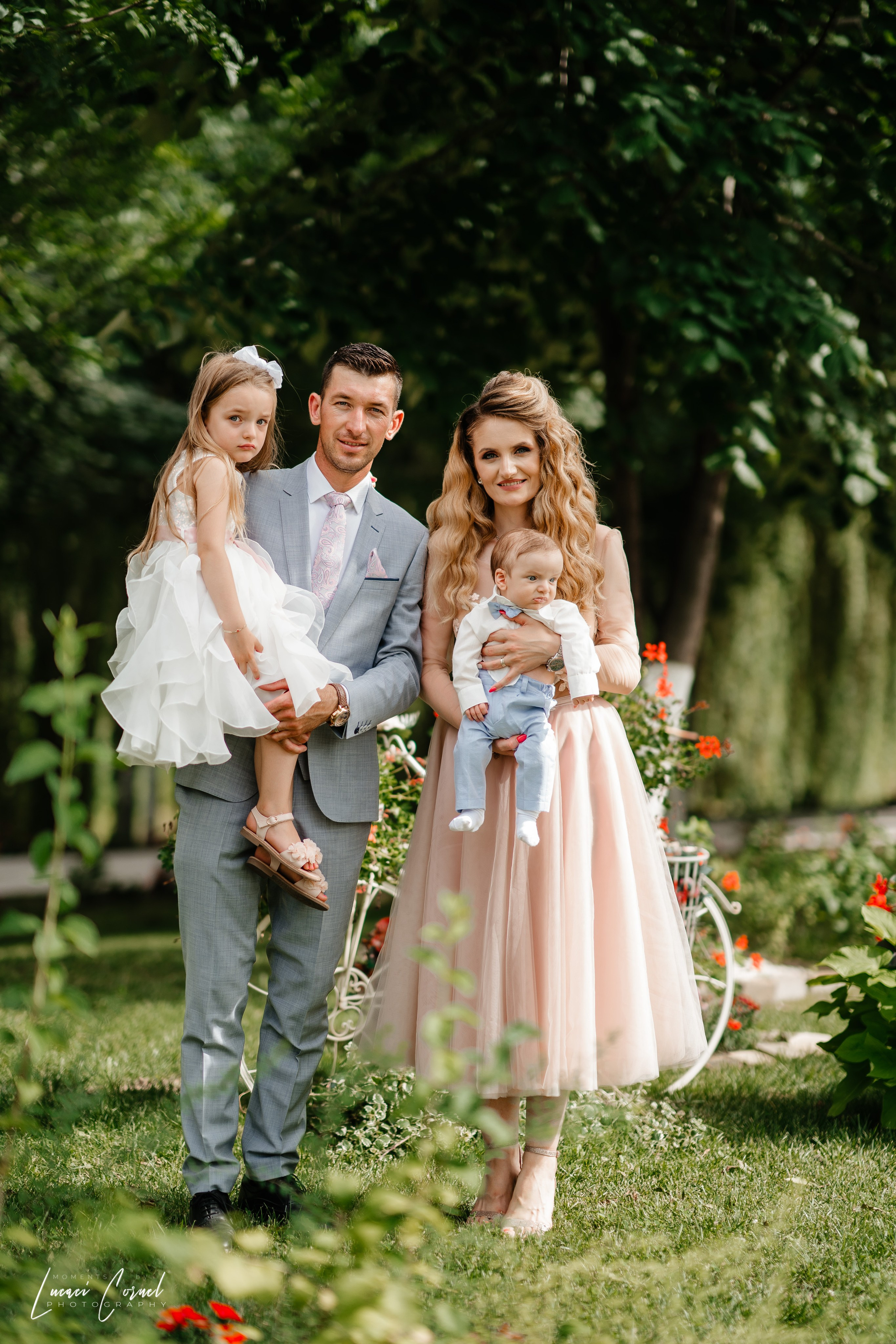 Familie – Amintiri de neuitat. Fotograf de nuntă, corporate, botezuri, majorate și aniversări Roman, Lucaci Cornel