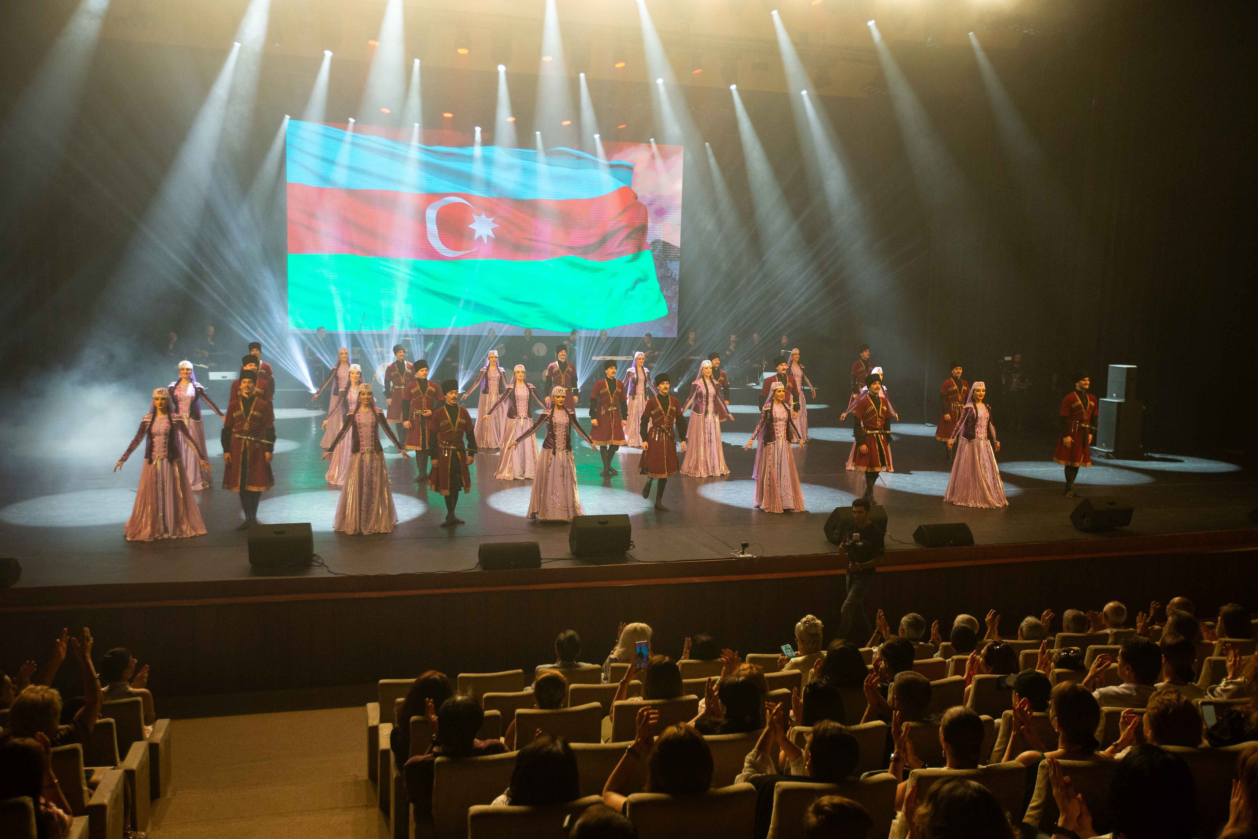 STATE DANCE ENSEMBLE. Wedding&Event photographer Ismail Rzayev in Baku