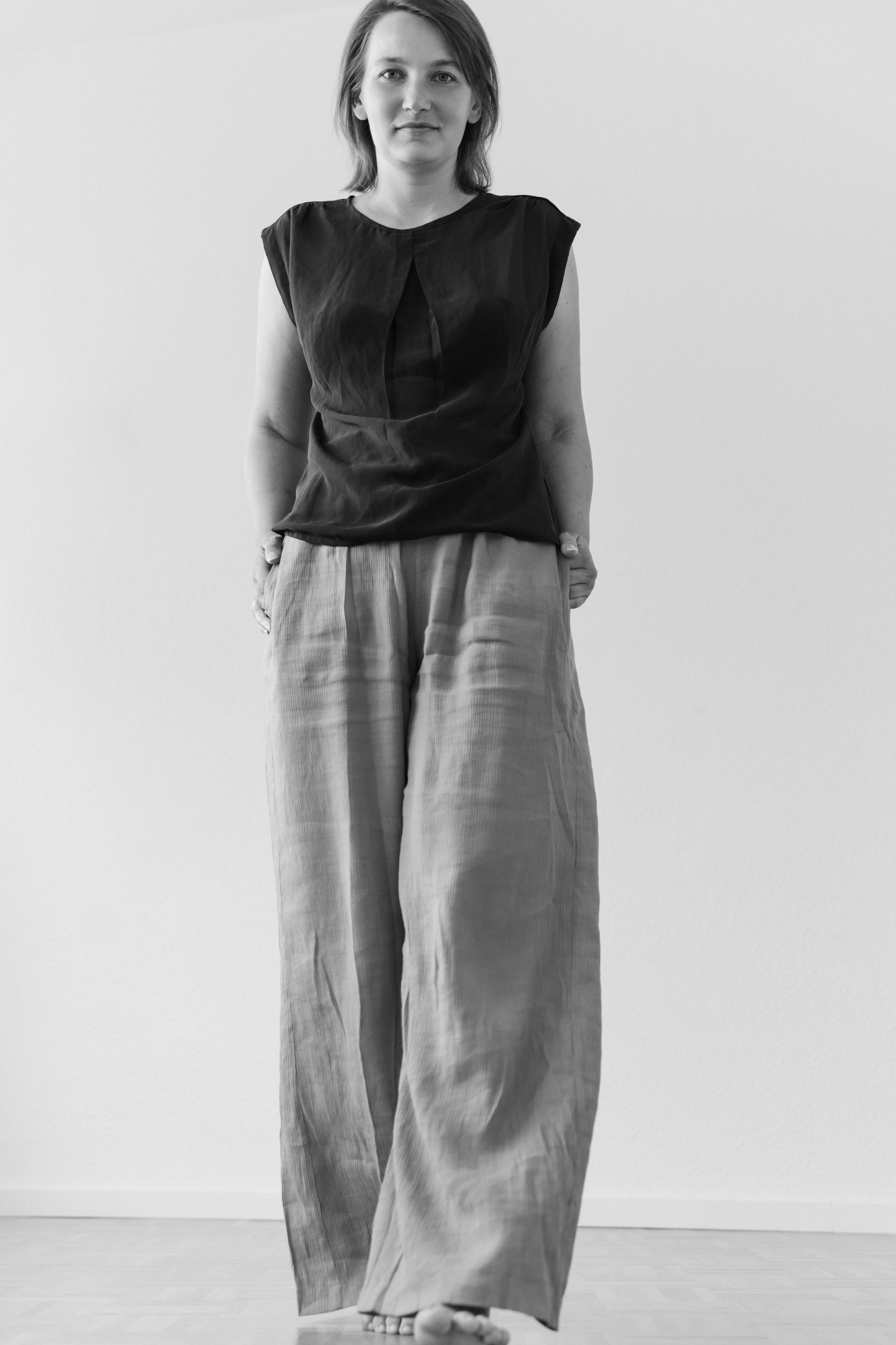 Schwarz-Weiß-Fotoshooting im Studio. Schwarz-weiß Fotografie in Münster. Fotografin Viktoria Roschen