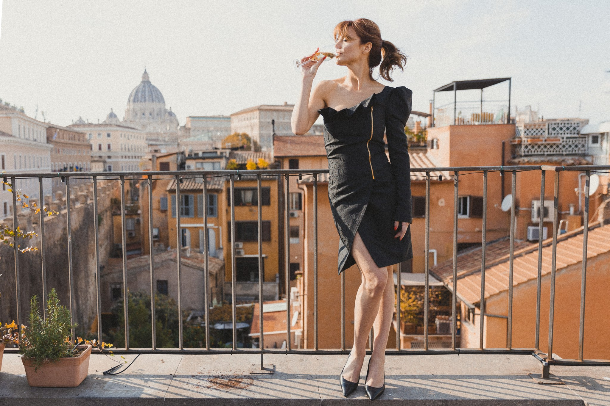 Young Italian Designers. Elizaveta Razumova | Fotografa Cinematica per Love Story, Matrimoni e Ritratti