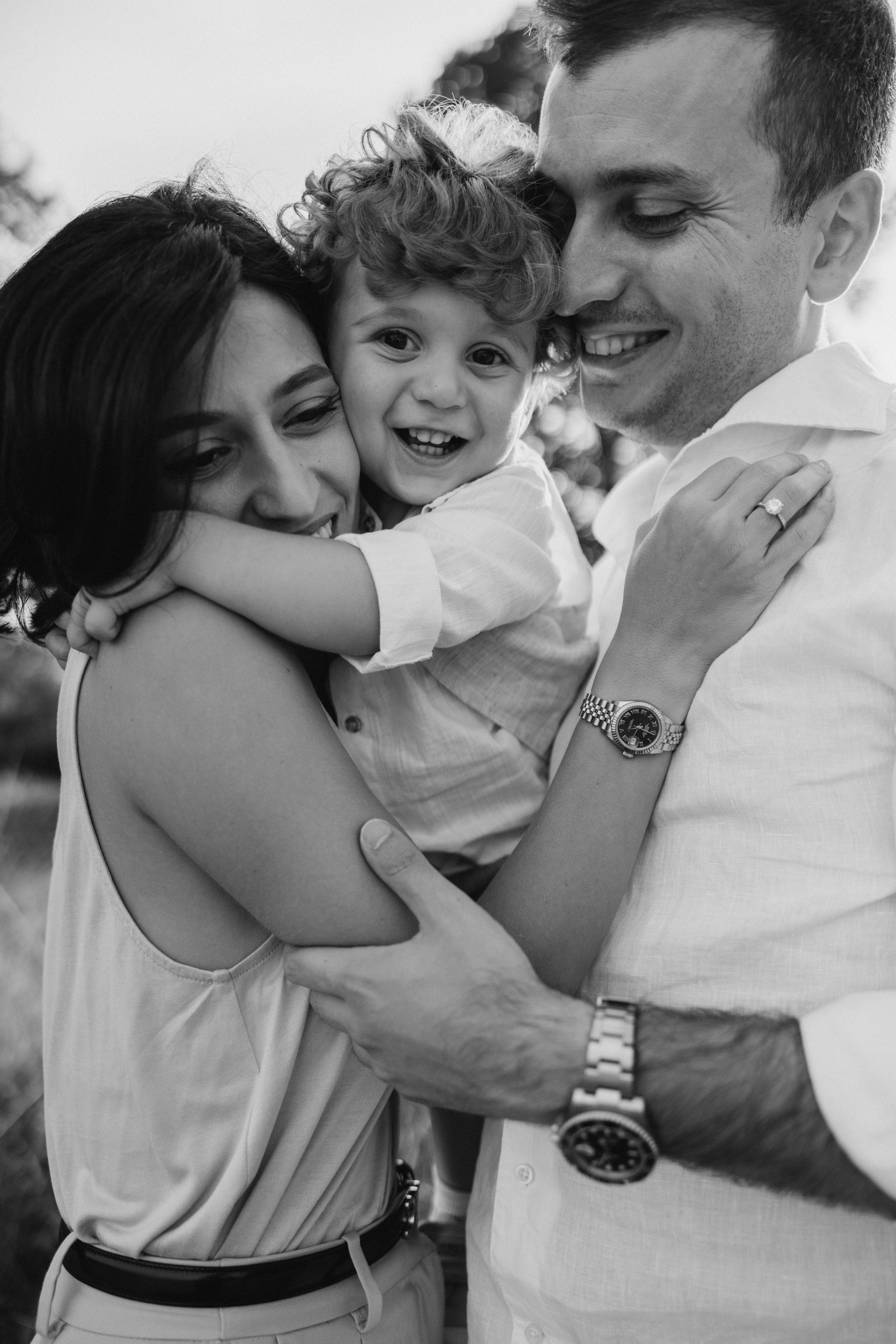 Valerik with parents (Hyde park). Anastasia Klink, Photographer in London