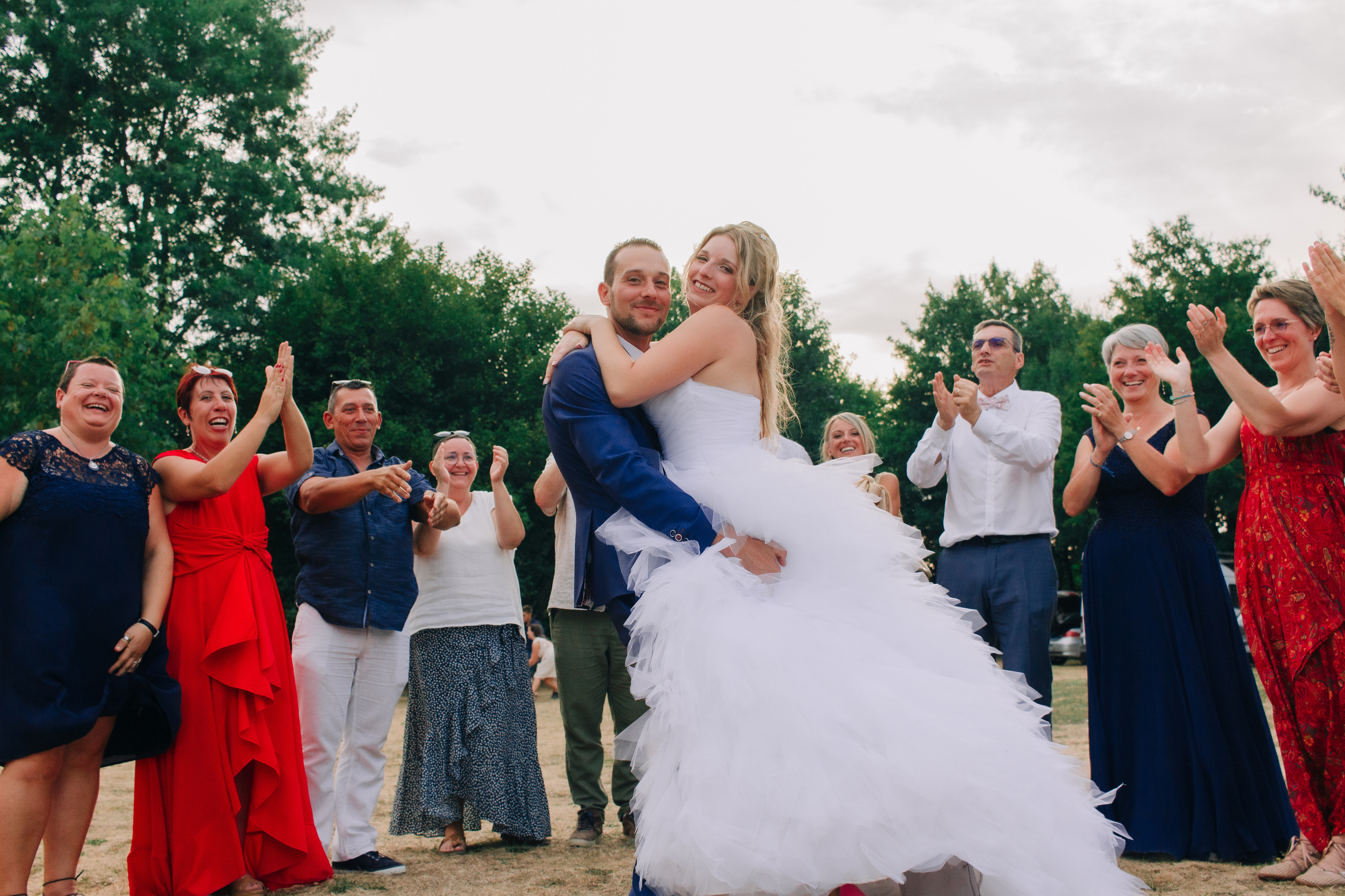 Julie & Denis. Photographe professionnelle à Poitiers, Tours et Châtellerault | Studio photo entre Poitiers et Tours – portraits, familles, entreprises, ma