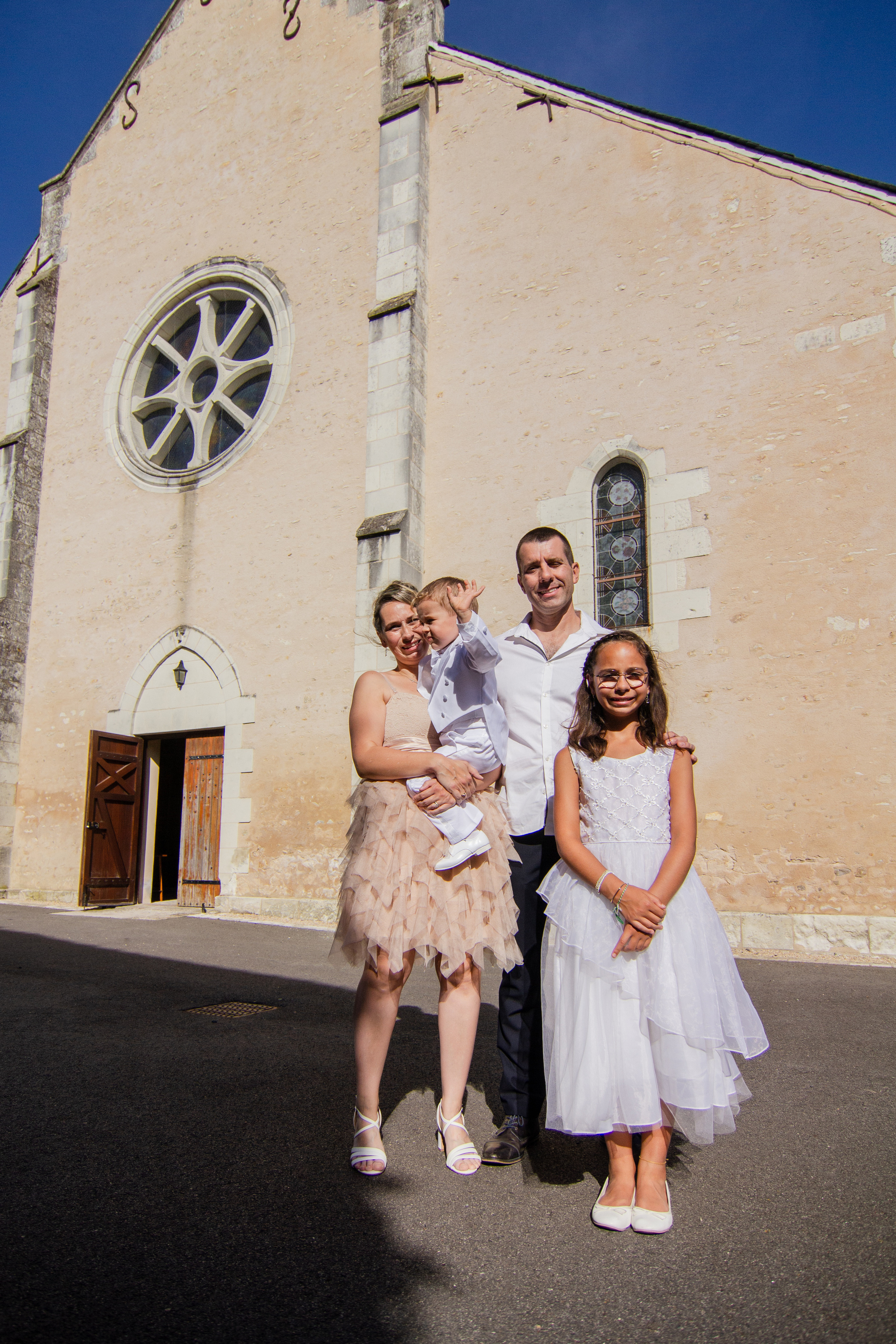 Leny Baptême. Photographe professionnelle à Poitiers, Tours et Châtellerault | Studio photo entre Poitiers et Tours – portraits, familles, entreprises, ma