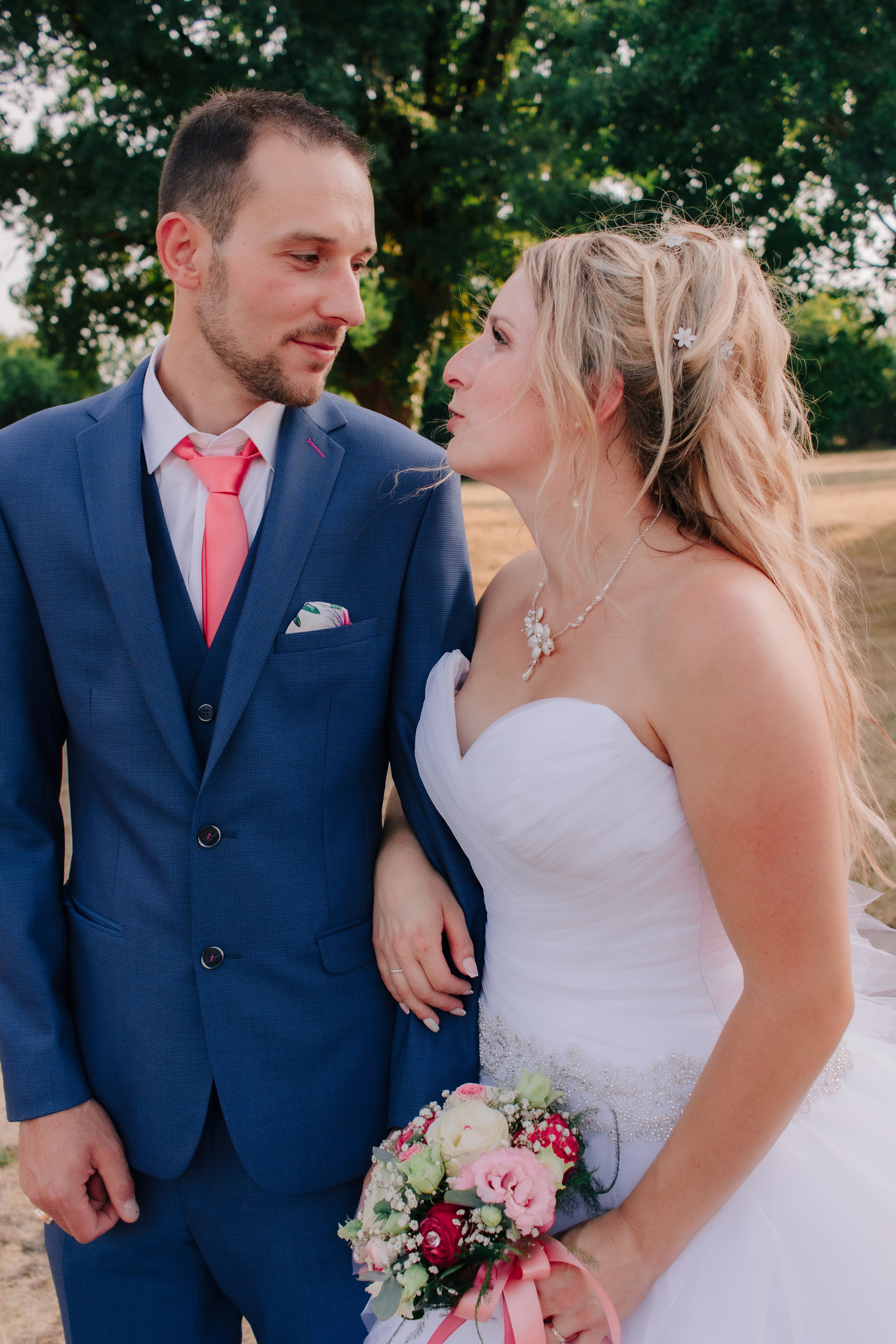 Julie & Denis. Photographe professionnelle à Poitiers, Tours et Châtellerault | Studio photo entre Poitiers et Tours – portraits, familles, entreprises, ma