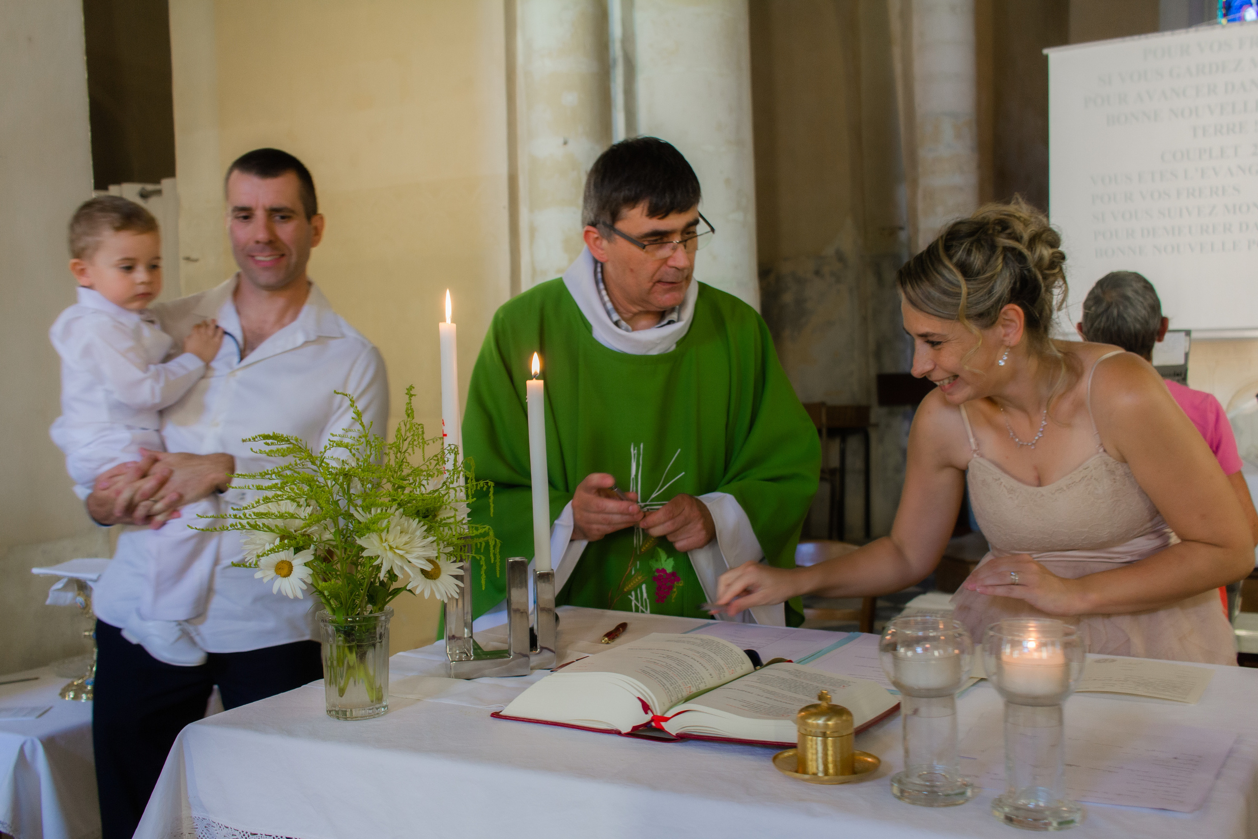 Leny Baptême. Photographe professionnelle à Poitiers, Tours et Châtellerault | Studio photo entre Poitiers et Tours – portraits, familles, entreprises, ma