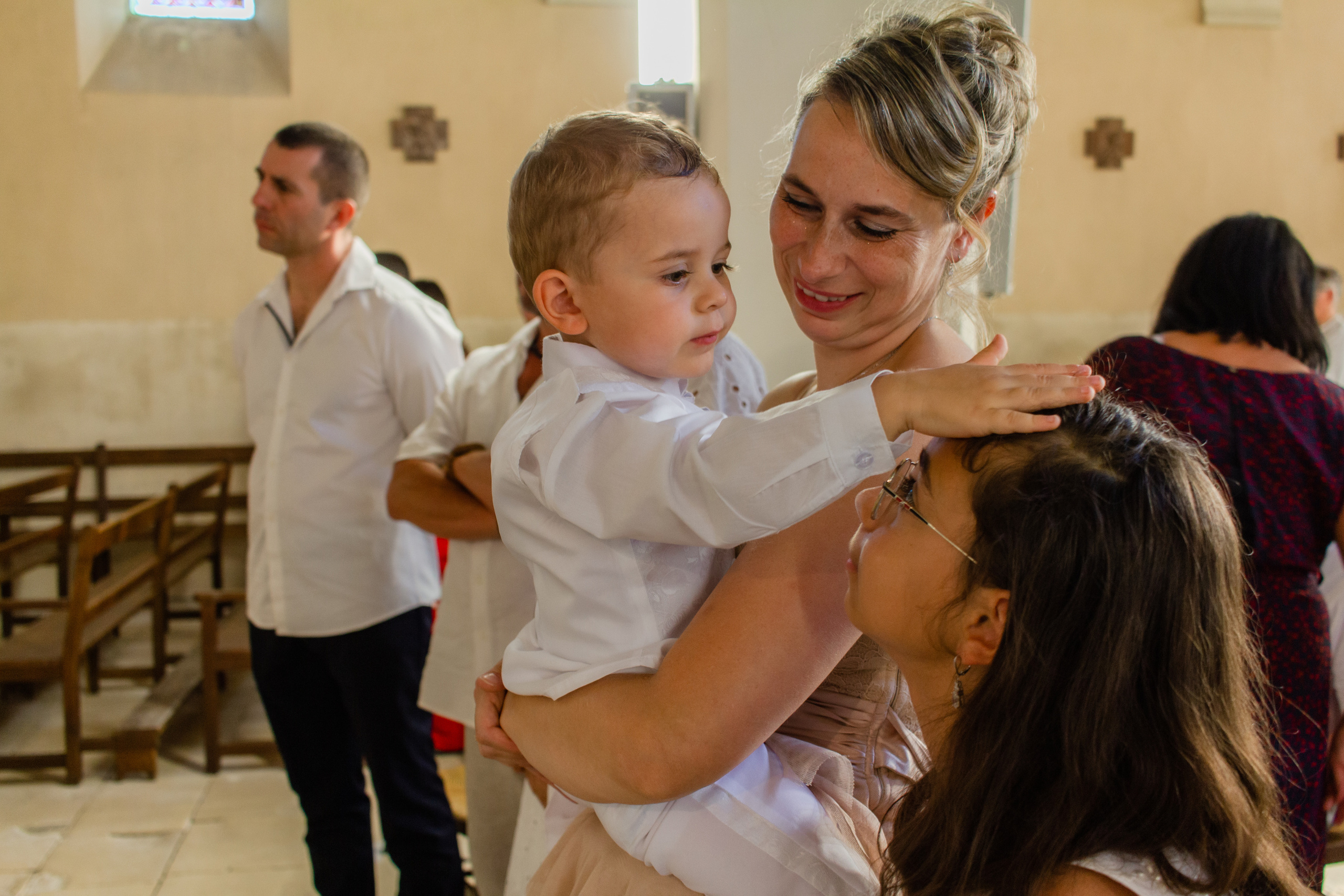 Leny Baptême. Photographe professionnelle à Poitiers, Tours et Châtellerault | Studio photo entre Poitiers et Tours – portraits, familles, entreprises, ma