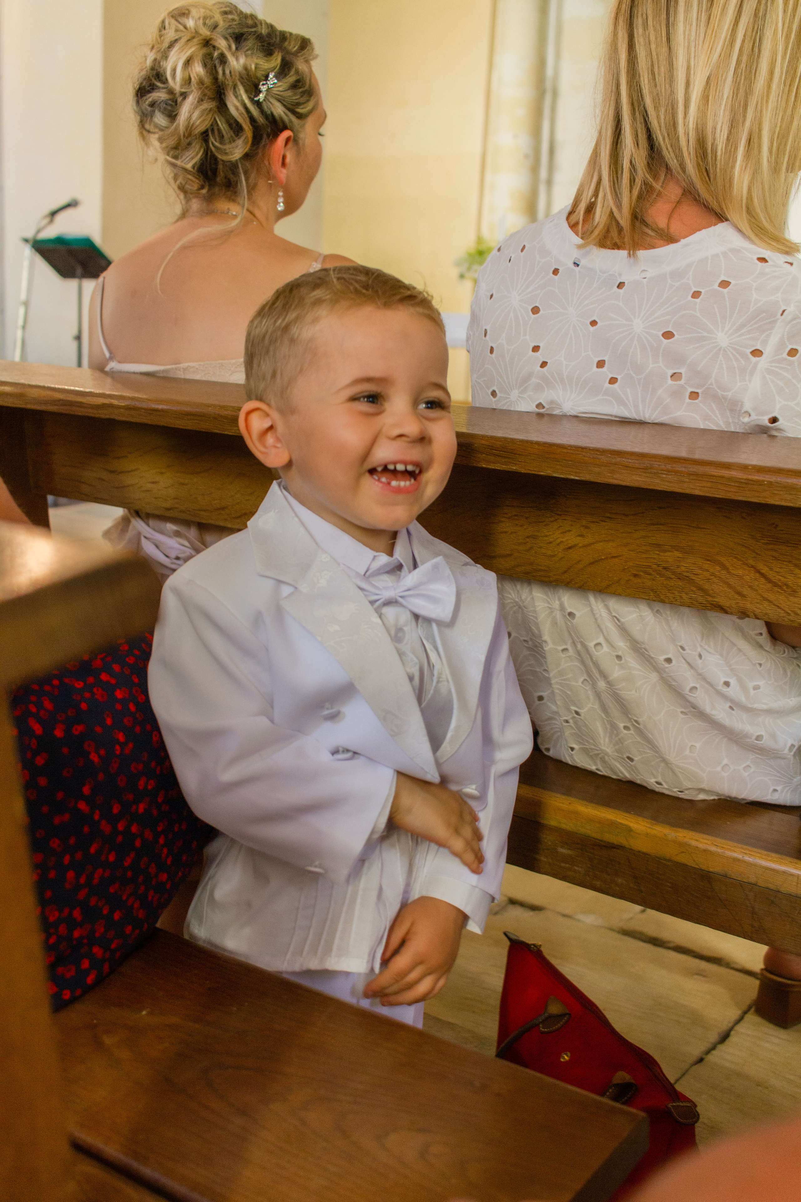 Leny Baptême. Photographe professionnelle à Poitiers, Tours et Châtellerault | Studio photo entre Poitiers et Tours – portraits, familles, entreprises, ma