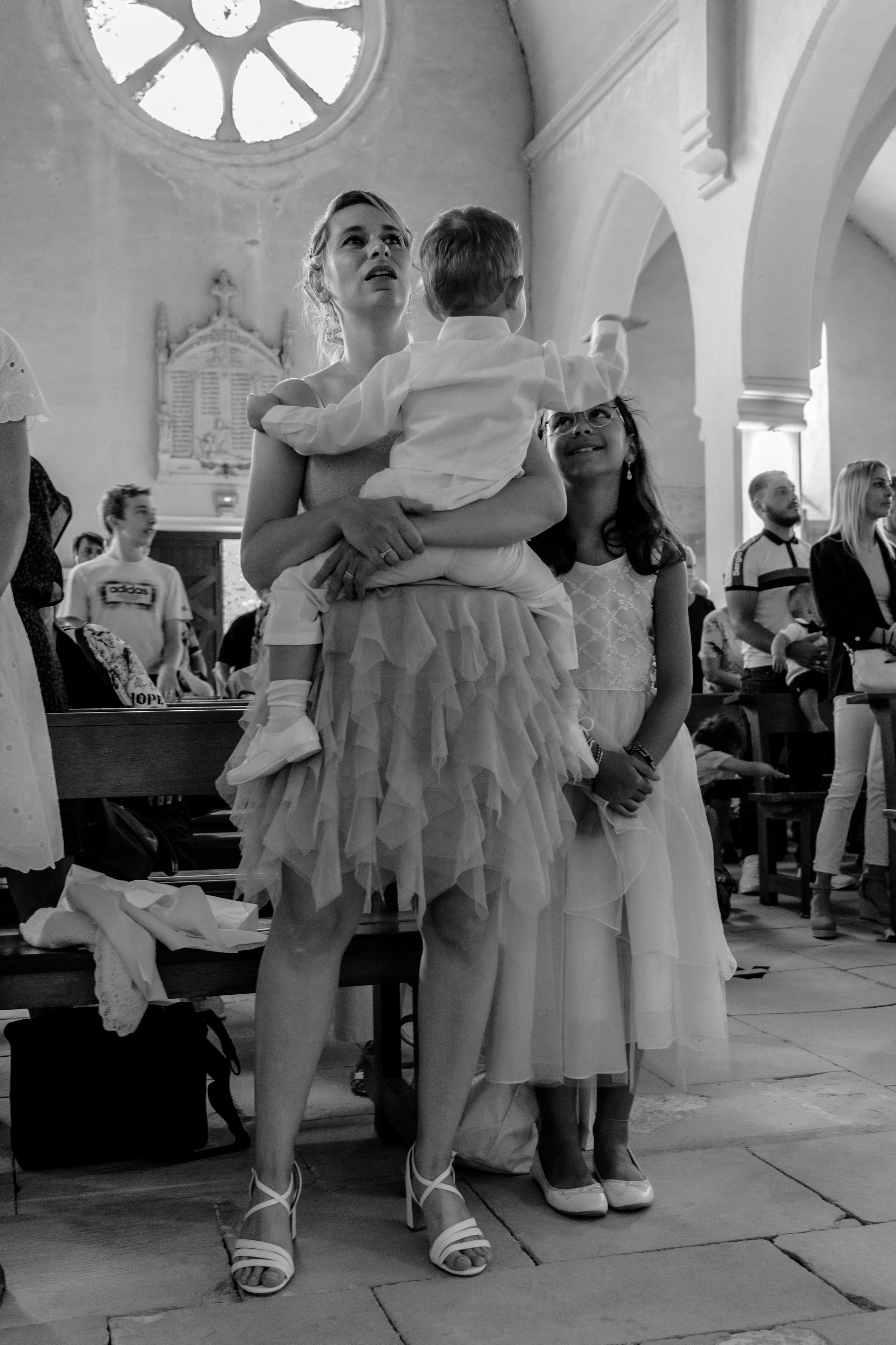 Leny Baptême. Photographe professionnelle à Poitiers, Tours et Châtellerault | Studio photo entre Poitiers et Tours – portraits, familles, entreprises, ma