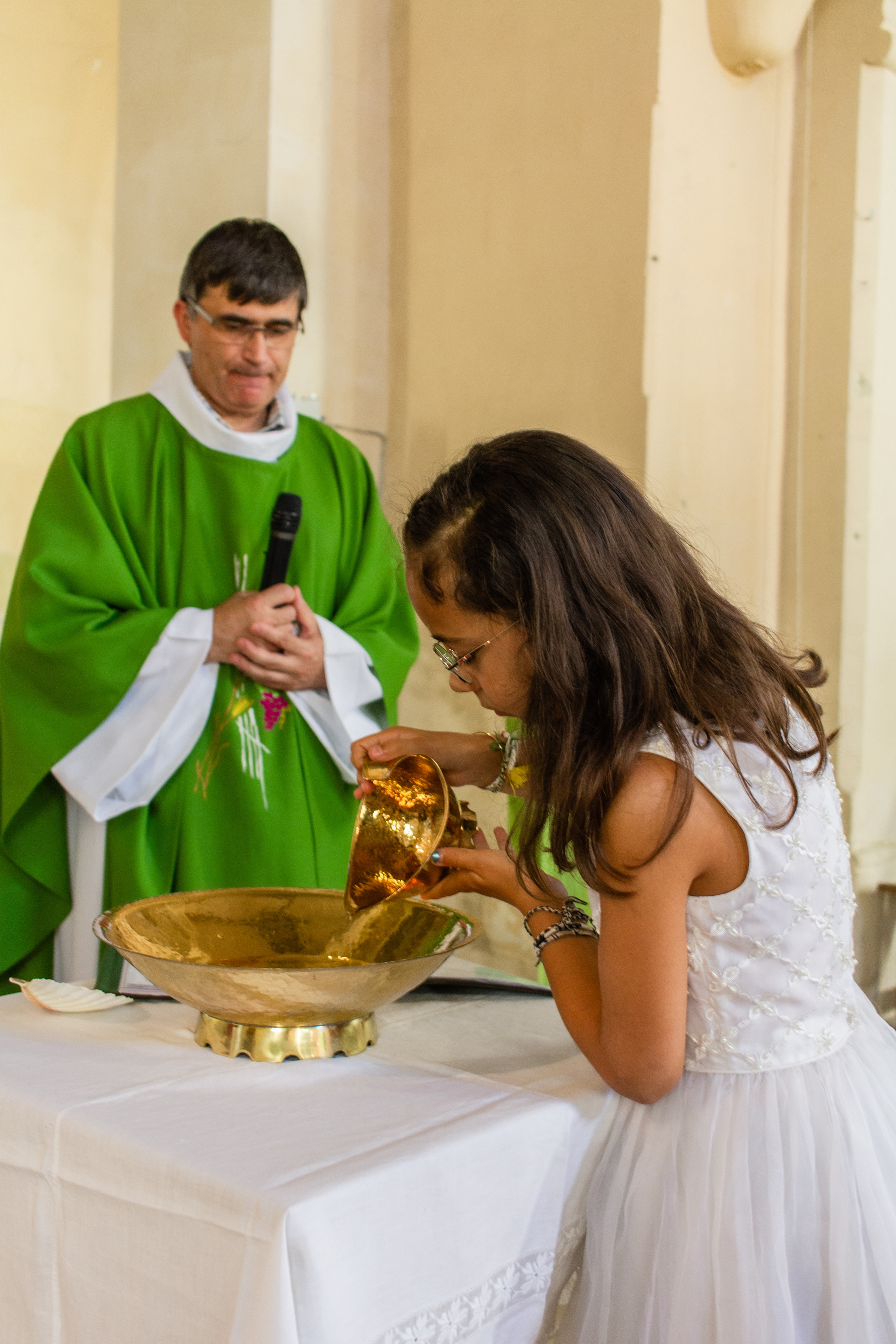 Leny Baptême. Photographe professionnelle à Poitiers, Tours et Châtellerault | Studio photo entre Poitiers et Tours – portraits, familles, entreprises, ma