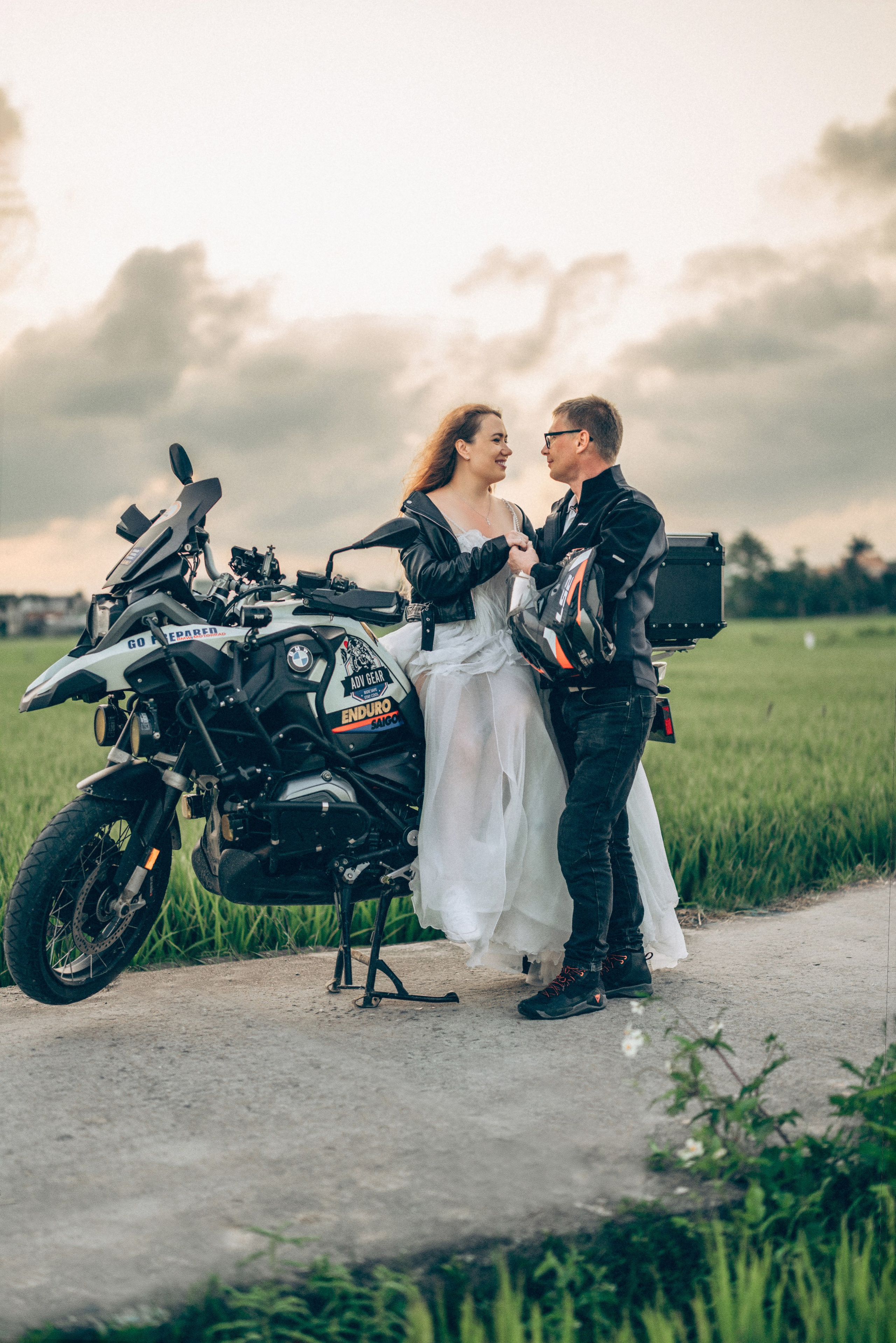Wedding stories by the sea, in the rice fields, in Hoi An and other beautiful locations around Vietnam