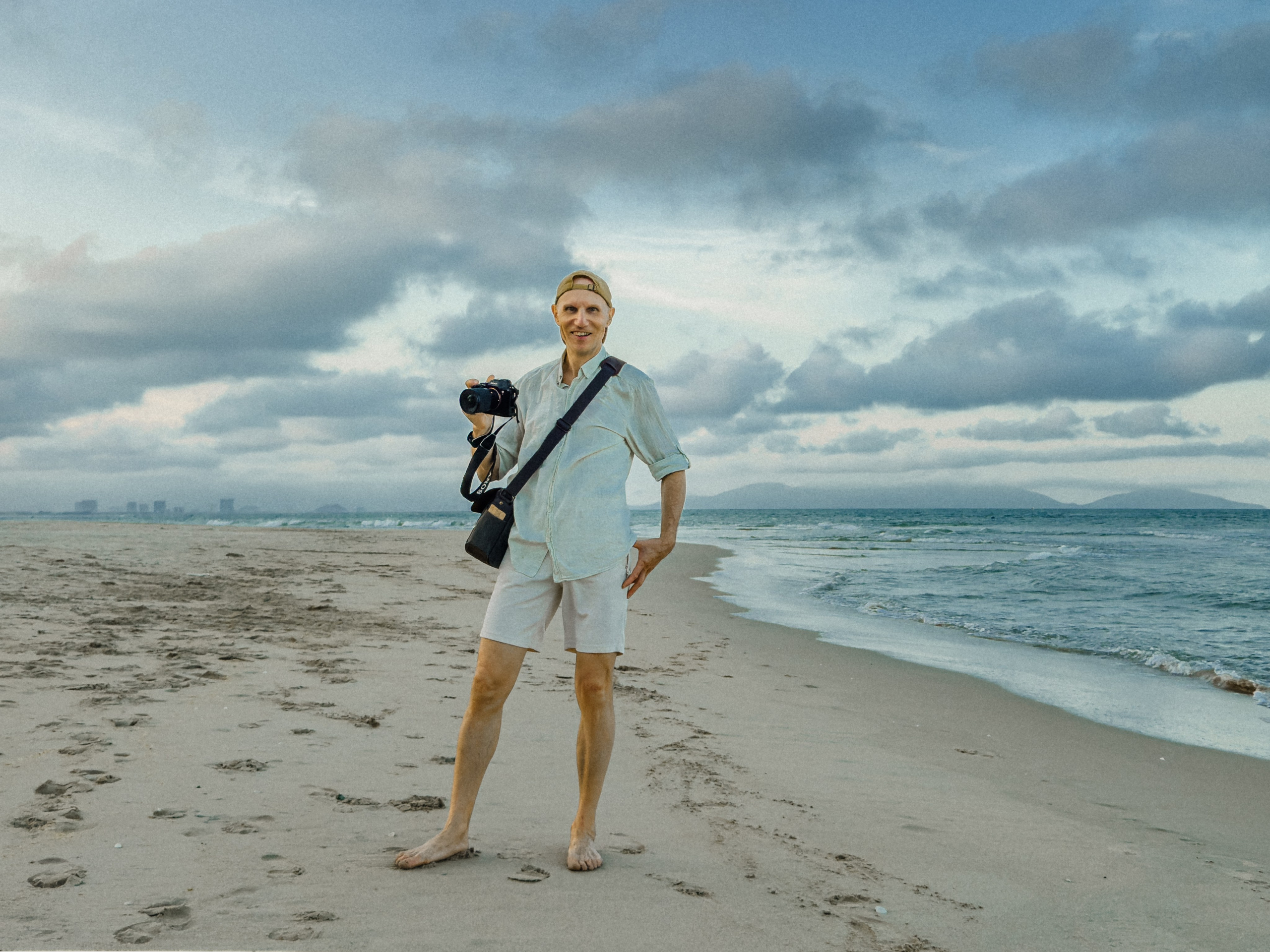 Photographer in Da Nang — photo sessions by the sea
