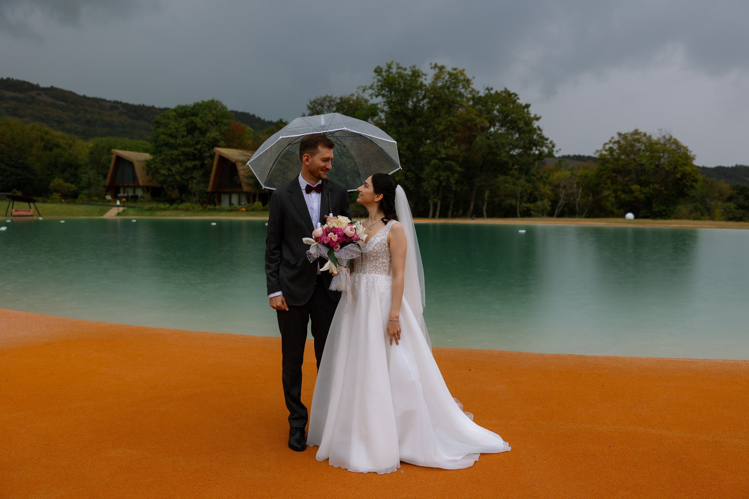 Rainy day feels different. Wedding photographer in Tbilisi Ioseb Mamniashvili
