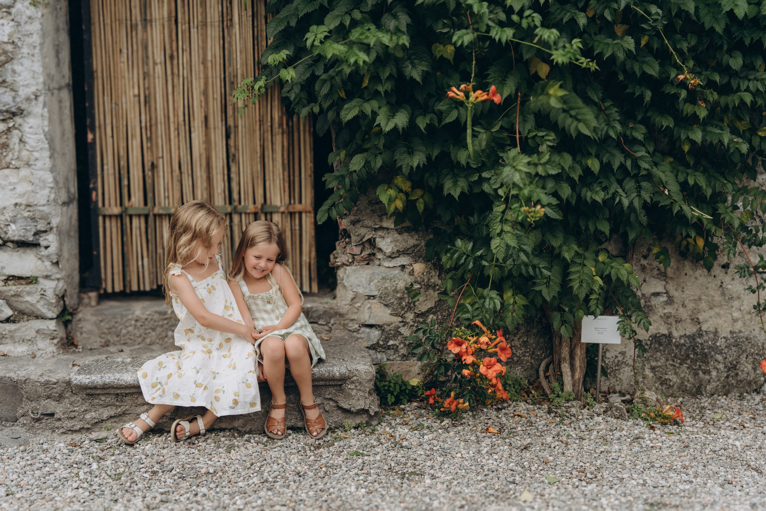 Family moments in Como Lake. PHOTOGRAPHER IN ITALY