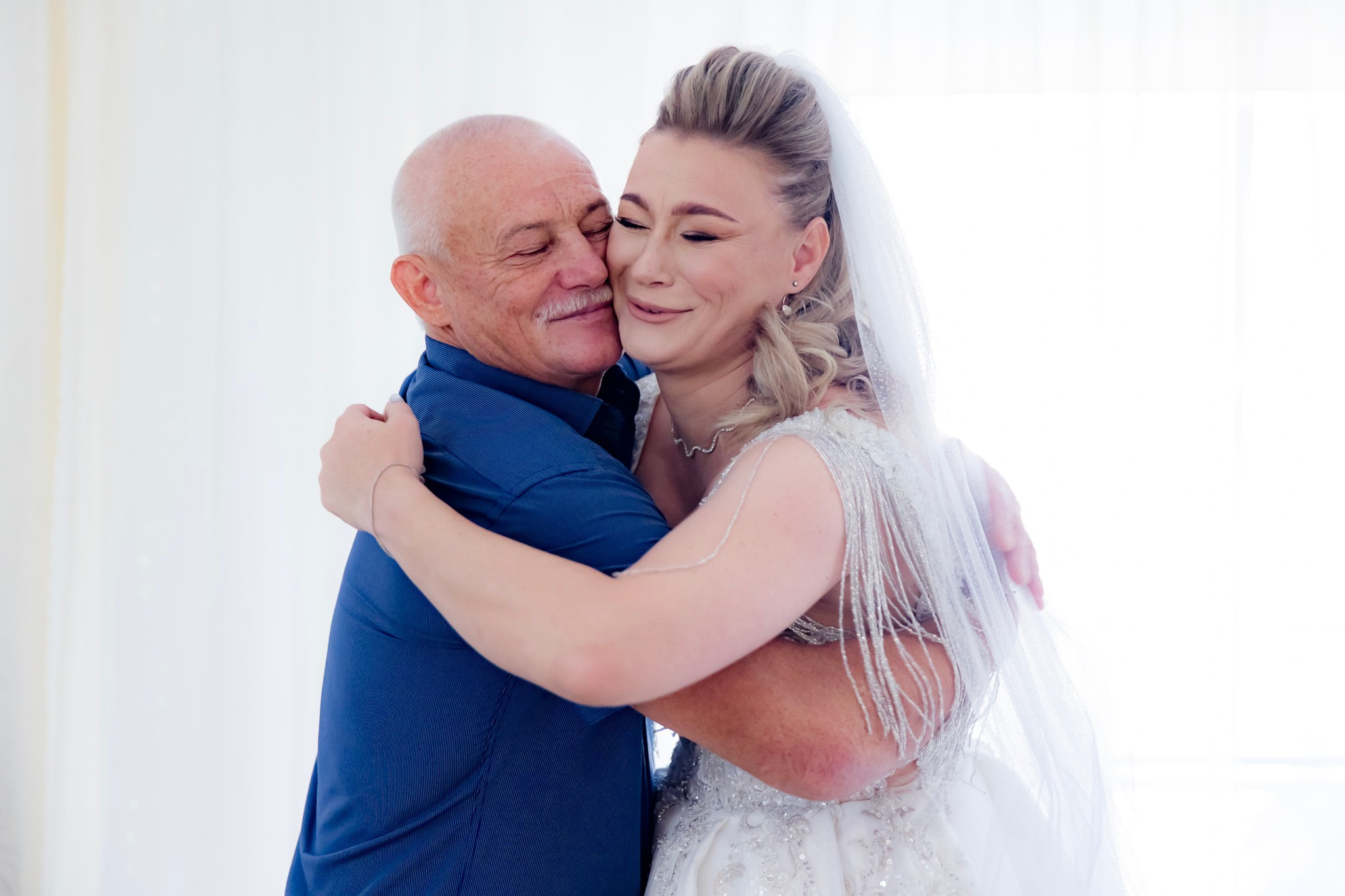 Mihai & Oana. Servicii foto-video profesionale, pentru momente de neuitat