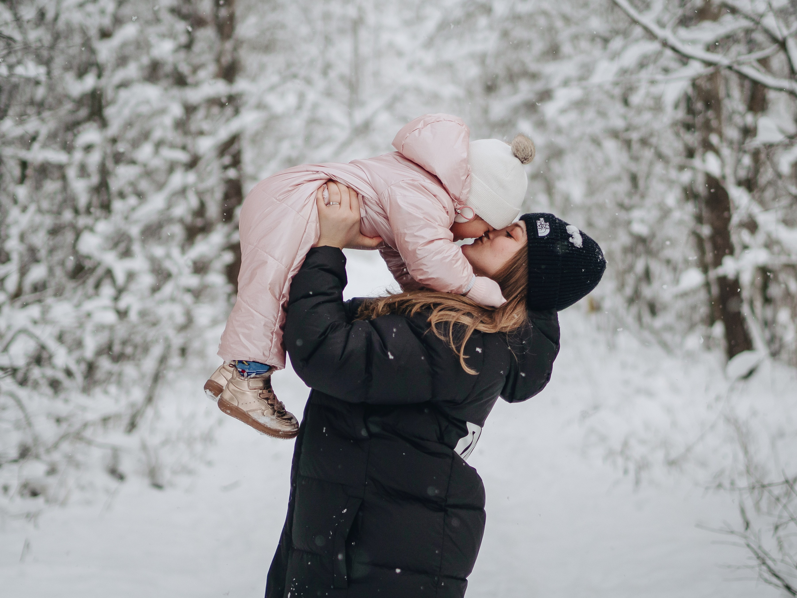 Lida & her family. Photographer in Los Angeles. Julia Ishmuratova