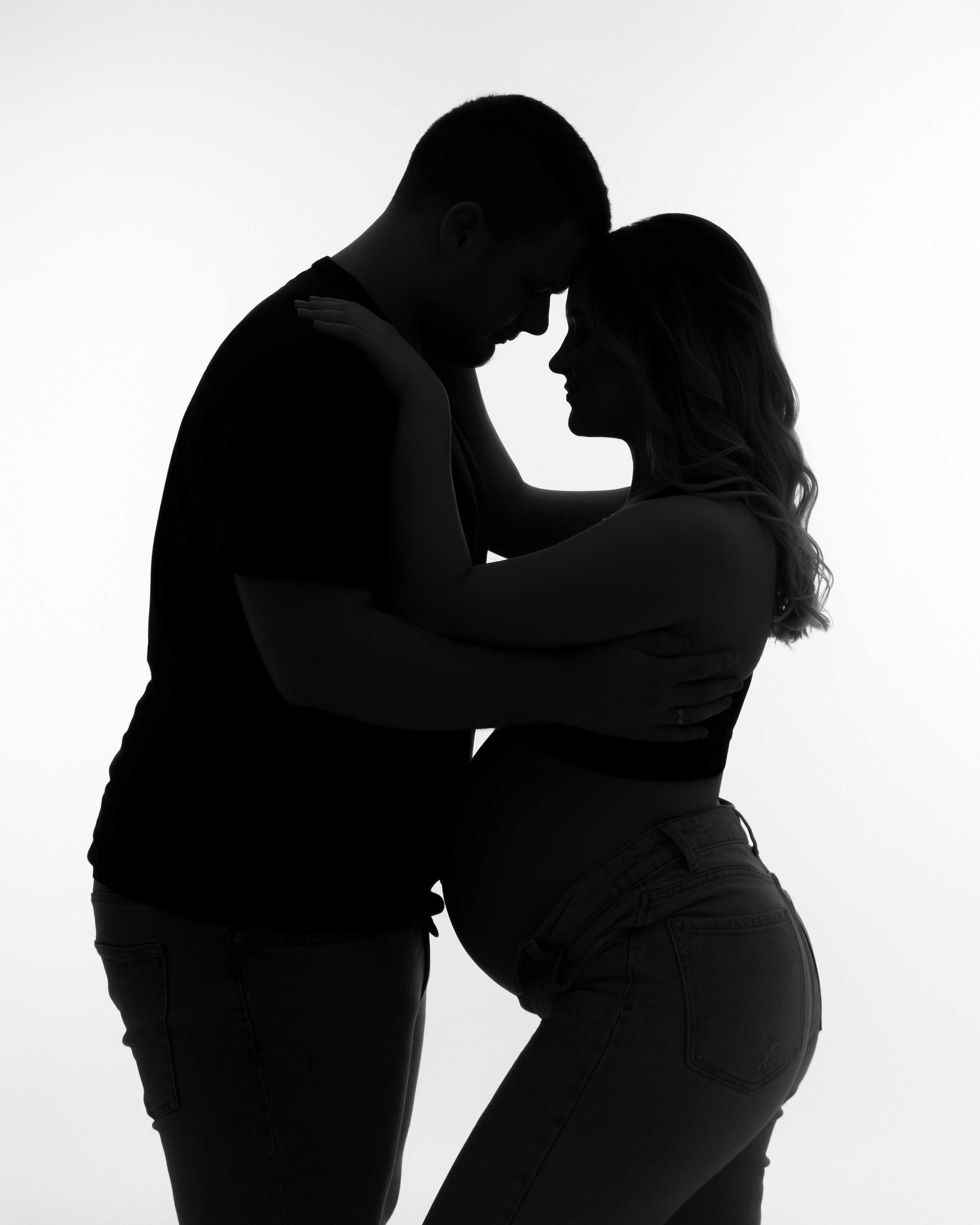 Porträt von Nicole als werdende Mama – Stärke und Sanftheit zugleich