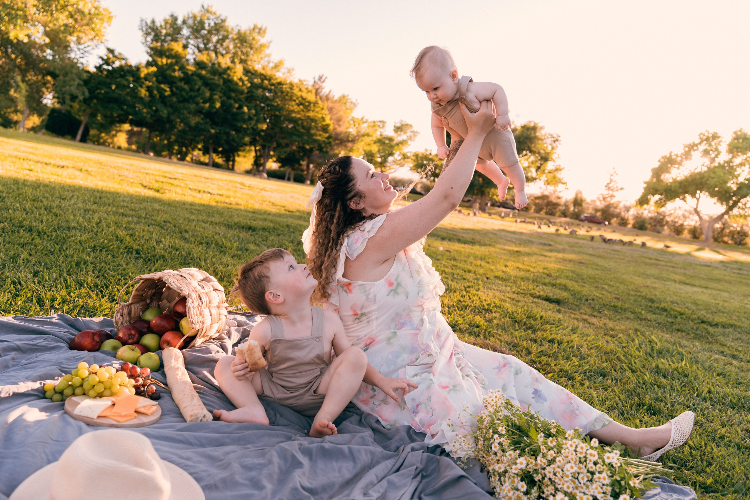 Yulya, Robert&Gordey. Wedding & elopement photographer Viktoriya Kravtsov. Las Vegas