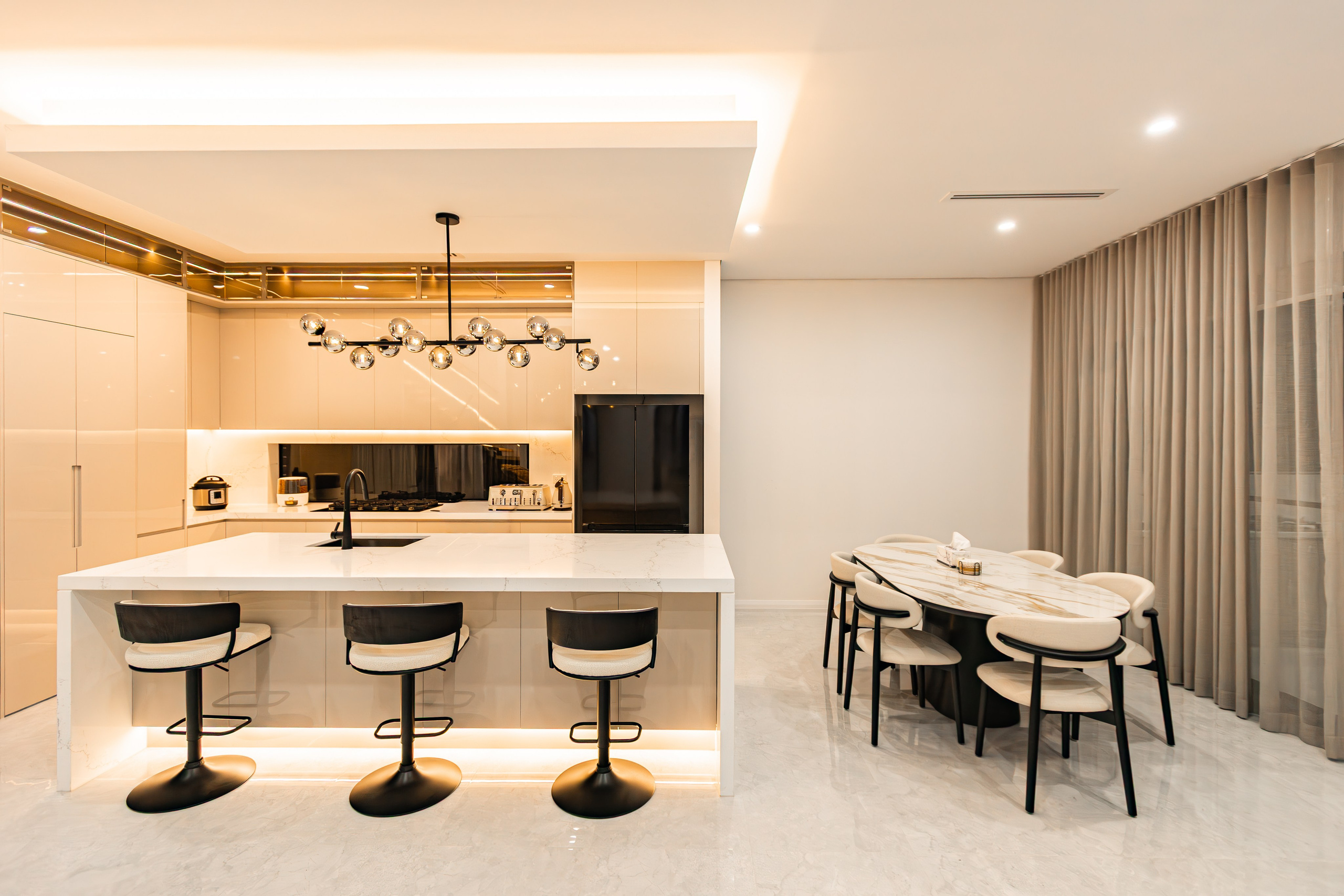 Nirumba Fields. MHCreative is family-oriented photographer based in SYDNEY