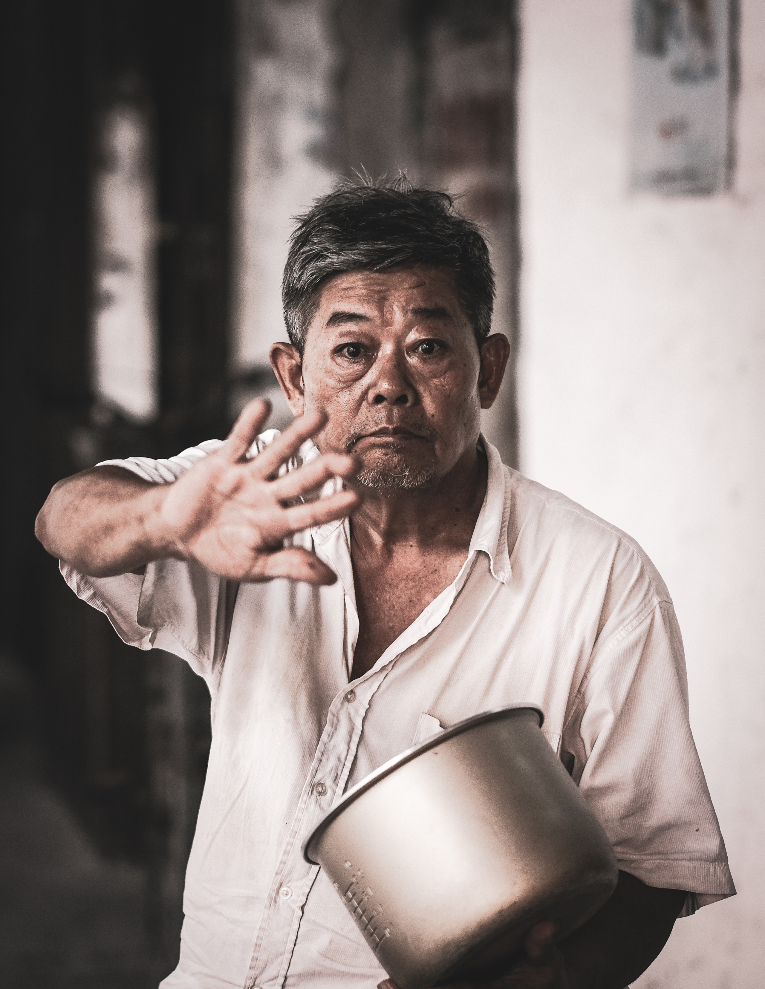 Don't take pictures of me | Old man portrait | Shantou City | Shantou Photographs | 汕头市 | Camera: FUJIFILM X-Pro3 56mm F1.2
