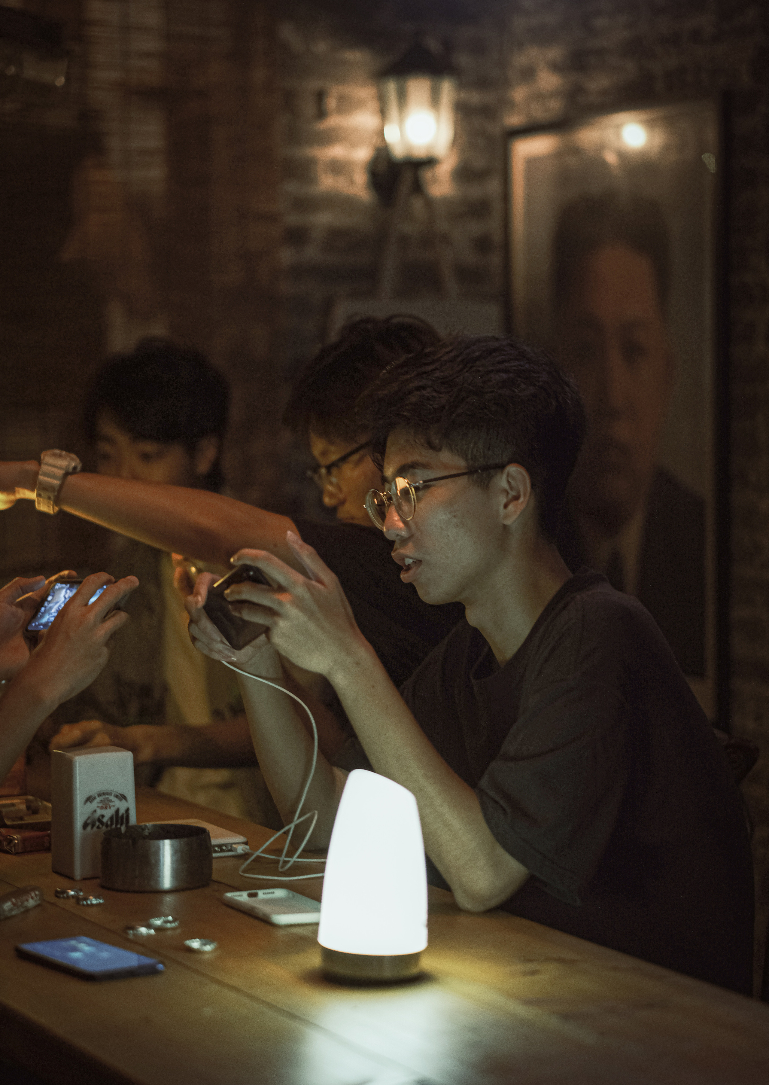 In one of the bars in Jiangmen | Jiangmen Cafe | Bar | People | Camera: FUJIFILM X-Pro3 56mm F1.2